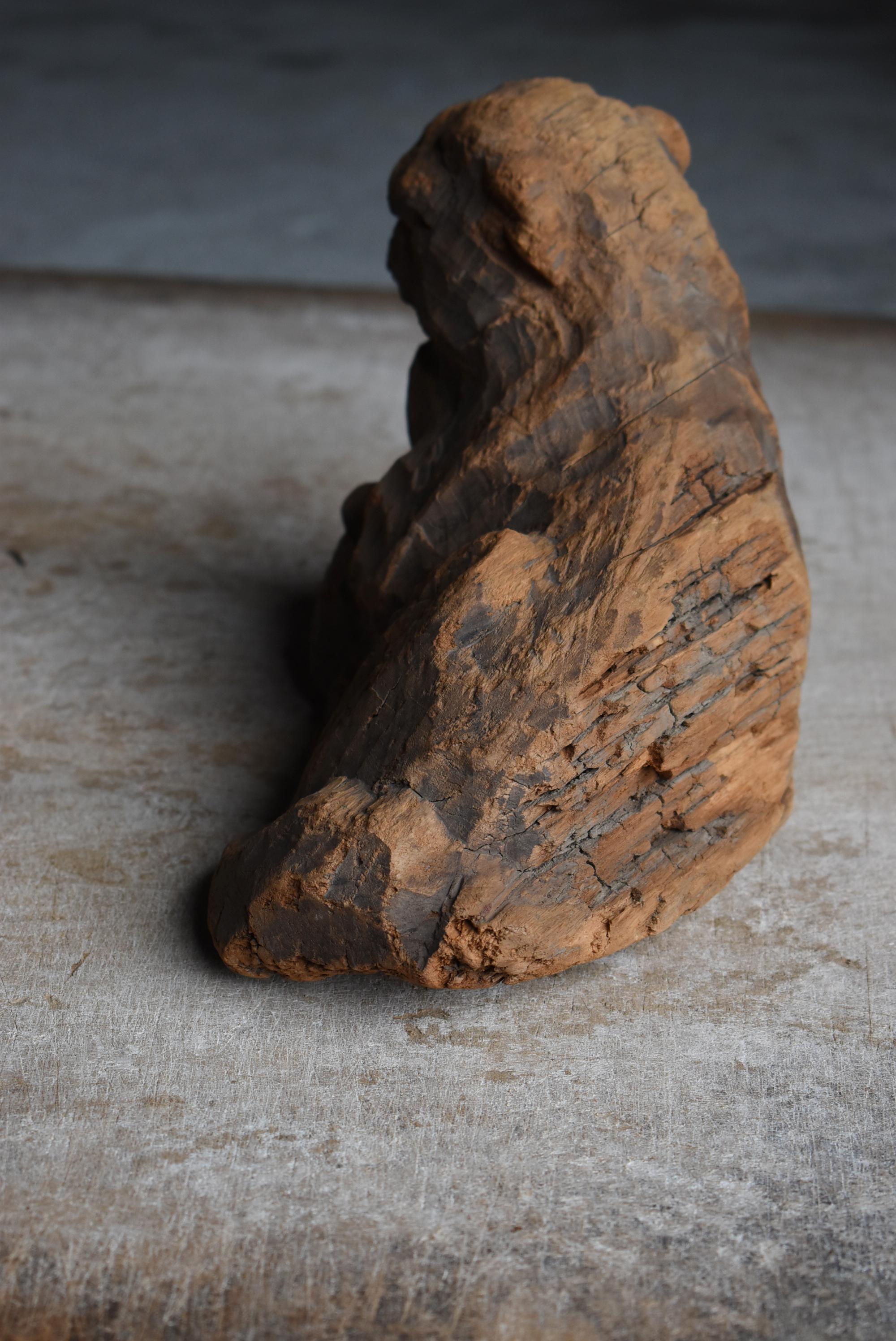 Cedar Japanese Wood Carving Lion 1800s-1860s / Sculpture Object Wabisabi For Sale