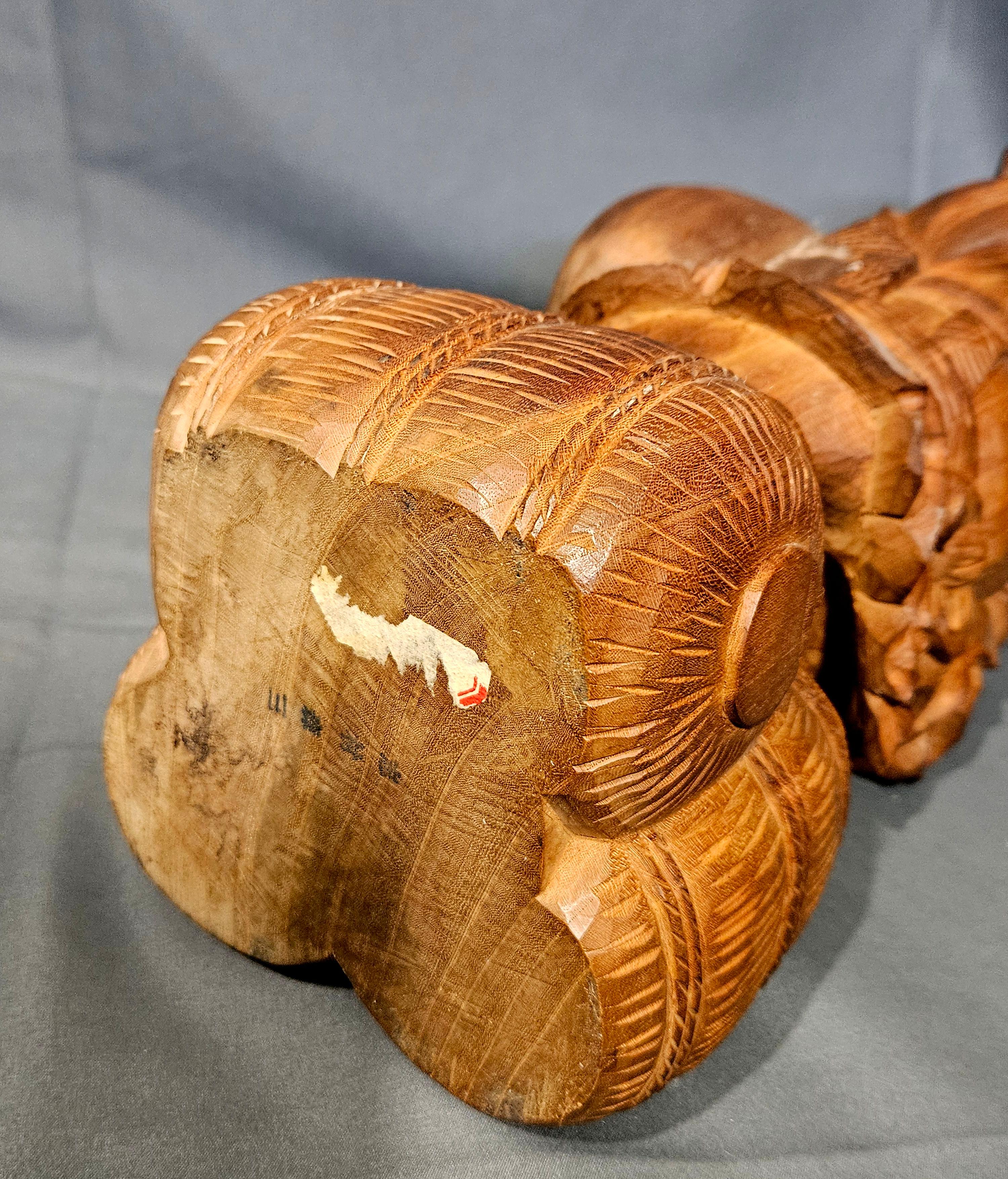Scultura in legno giapponese di Daikokuten, firmata e datata in vendita 4