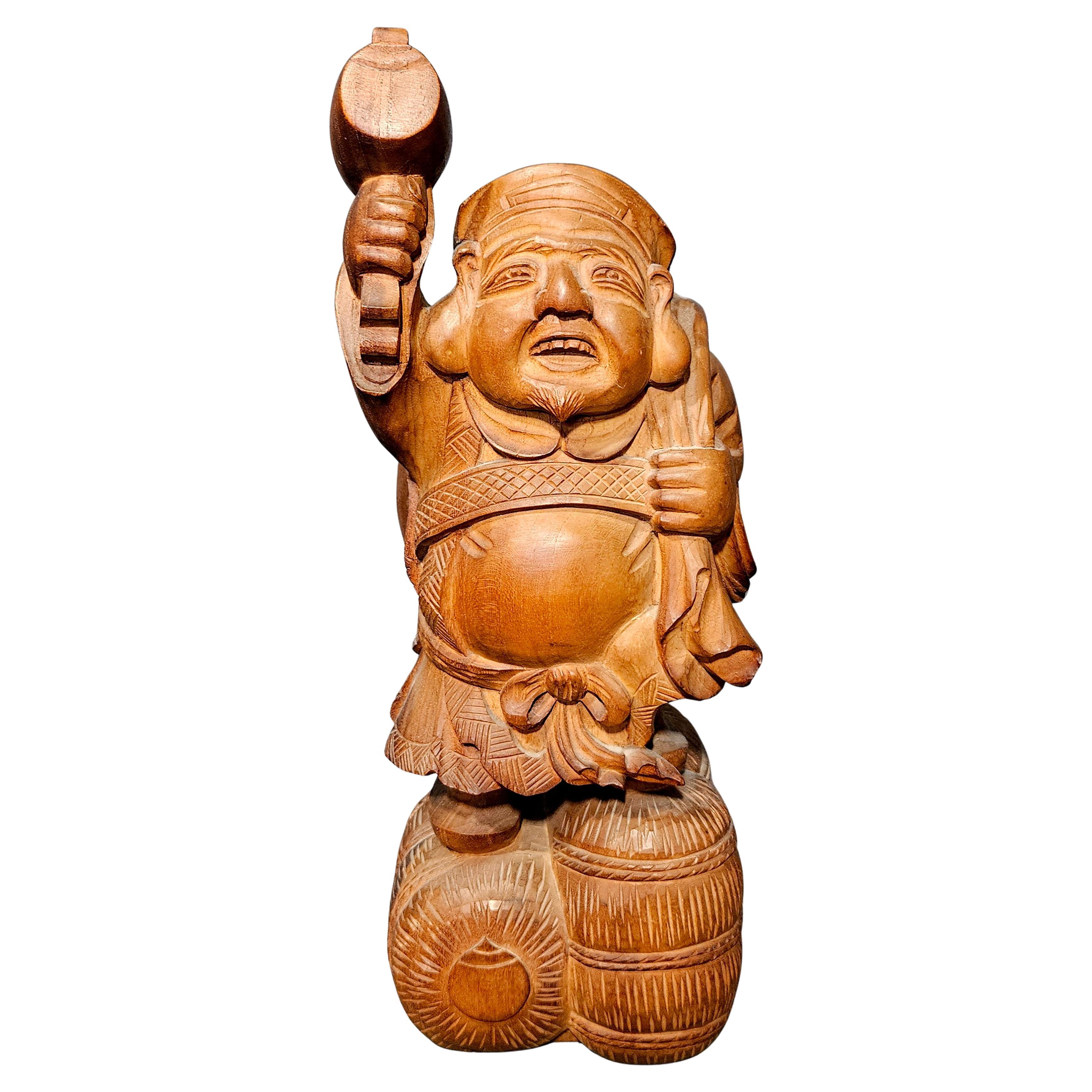 Scultura in legno giapponese di Daikokuten, firmata e datata in vendita