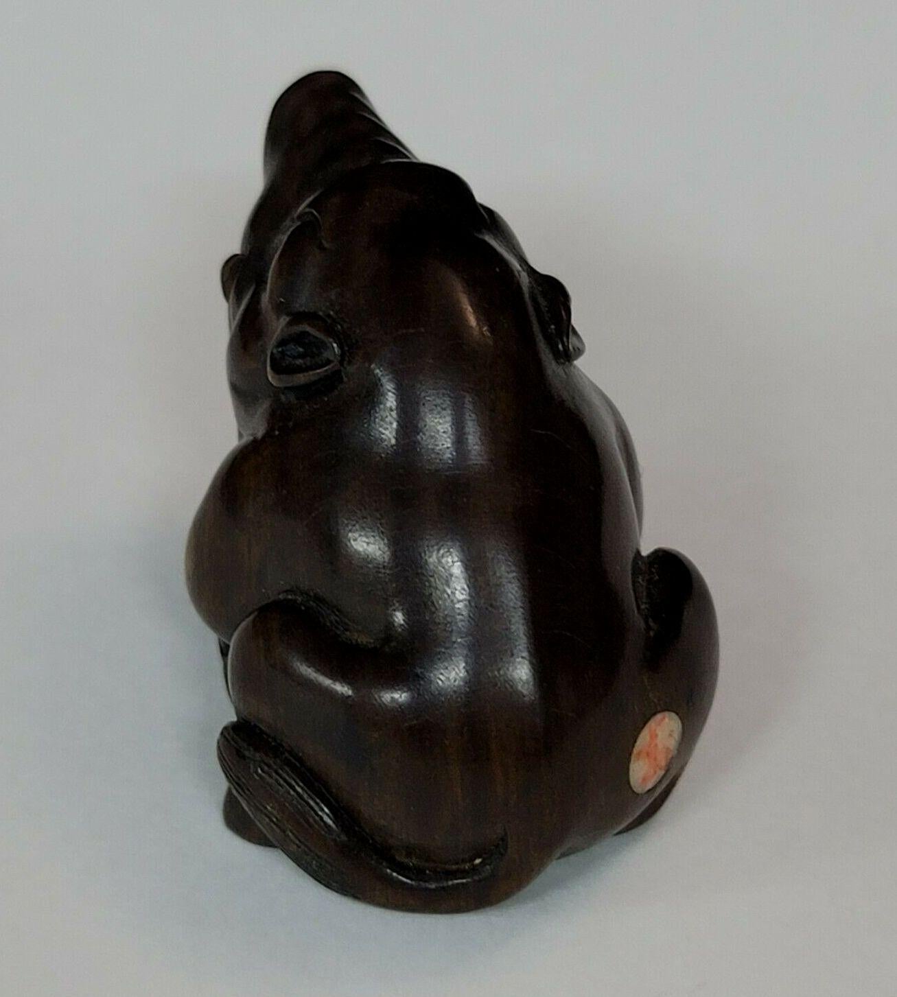 Bois Netsuke en bois japonais « The Pig » par Yoshitoshi, fin de l'ère Meiji en vente