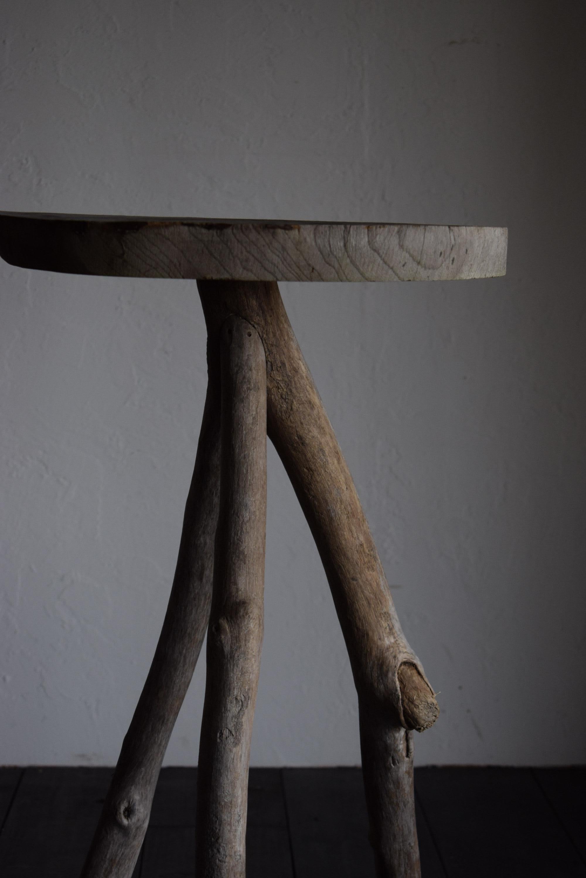 Japanischer Holztisch / Wabi-Sabi Tisch / Primitiver Tisch / Messestand 11
