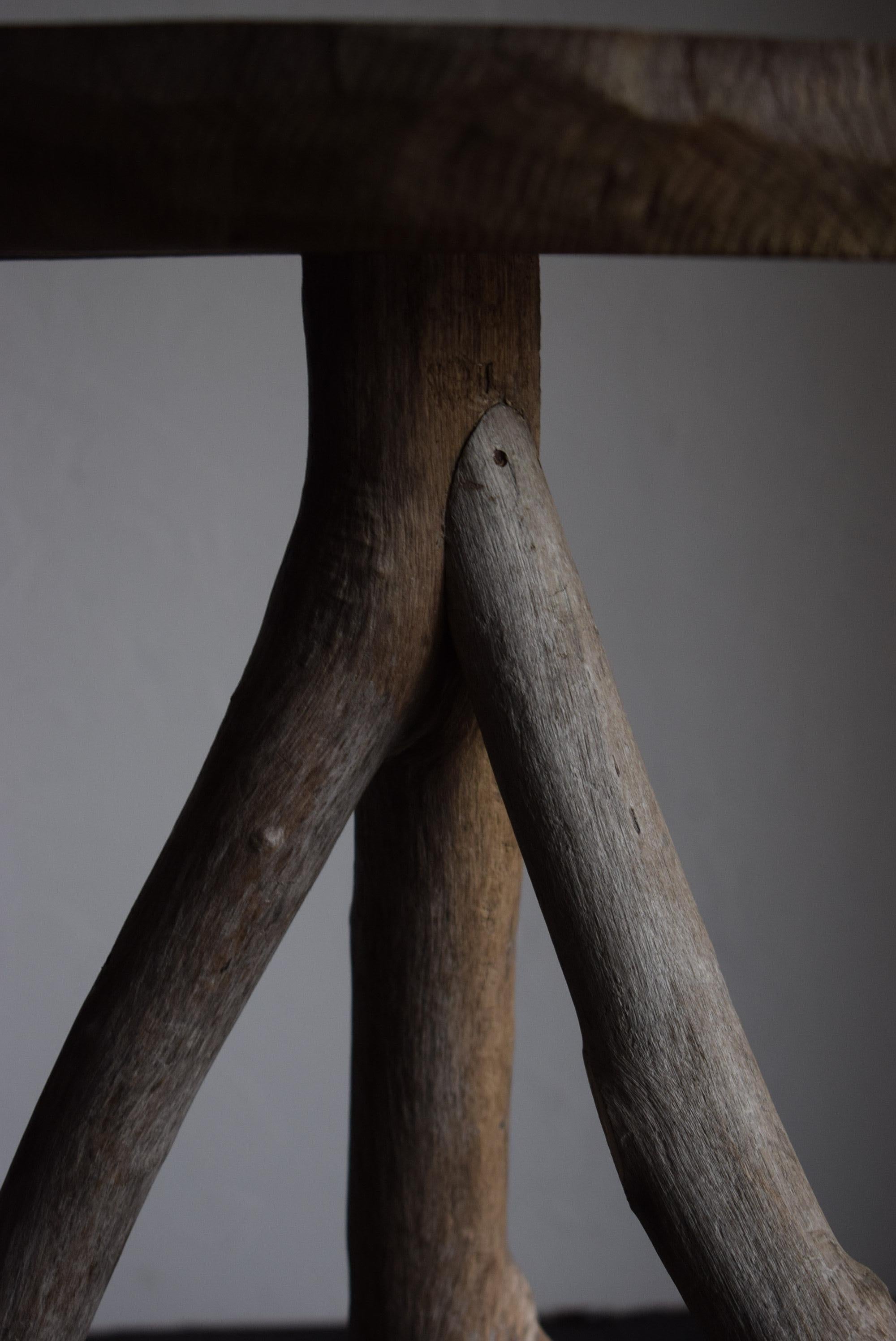 Japanischer Holztisch / Wabi-Sabi Tisch / Primitiver Tisch / Messestand 13