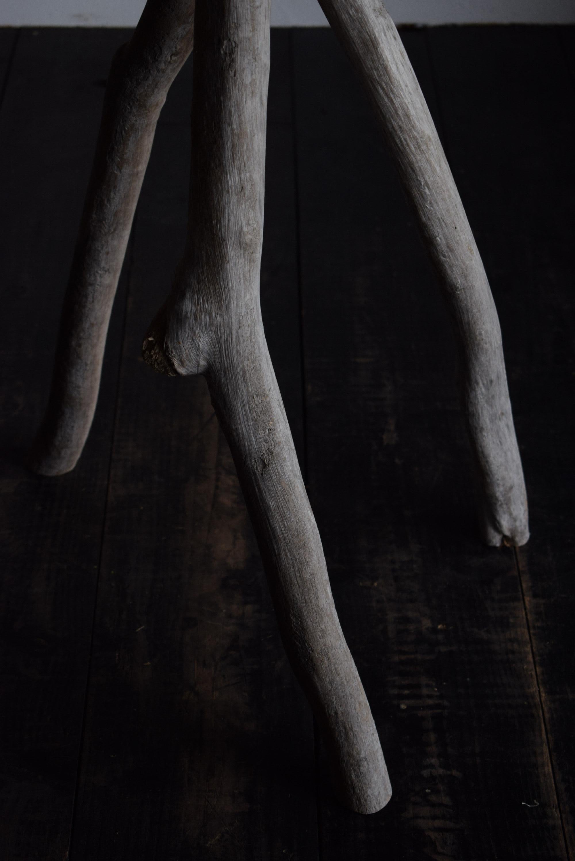 Japanischer Holztisch / Wabi-Sabi Tisch / Primitiver Tisch / Messestand 14