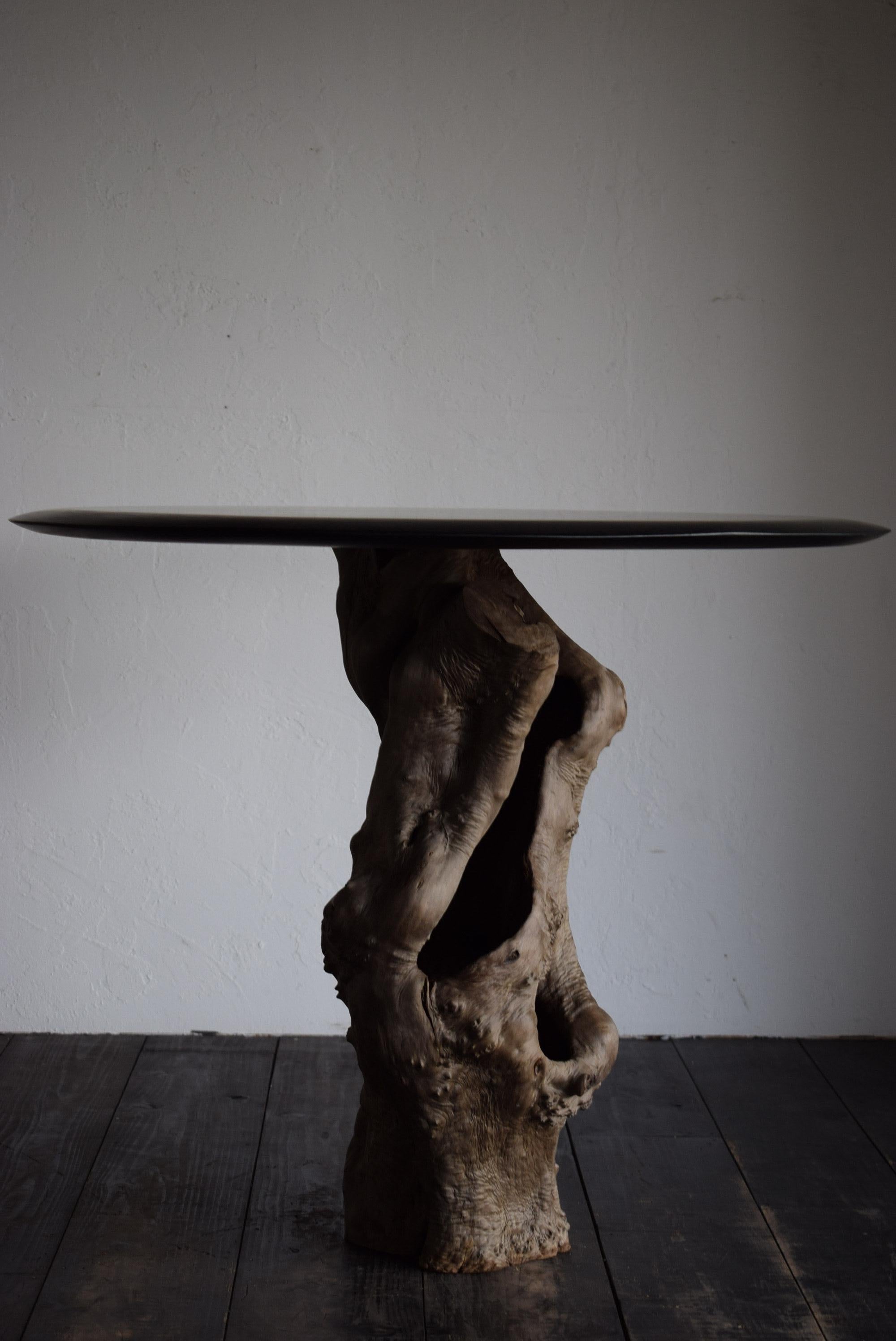 Japanischer Holztisch /wabi-sabi Tisch / rustikaler Tisch / Stand (21. Jahrhundert und zeitgenössisch)