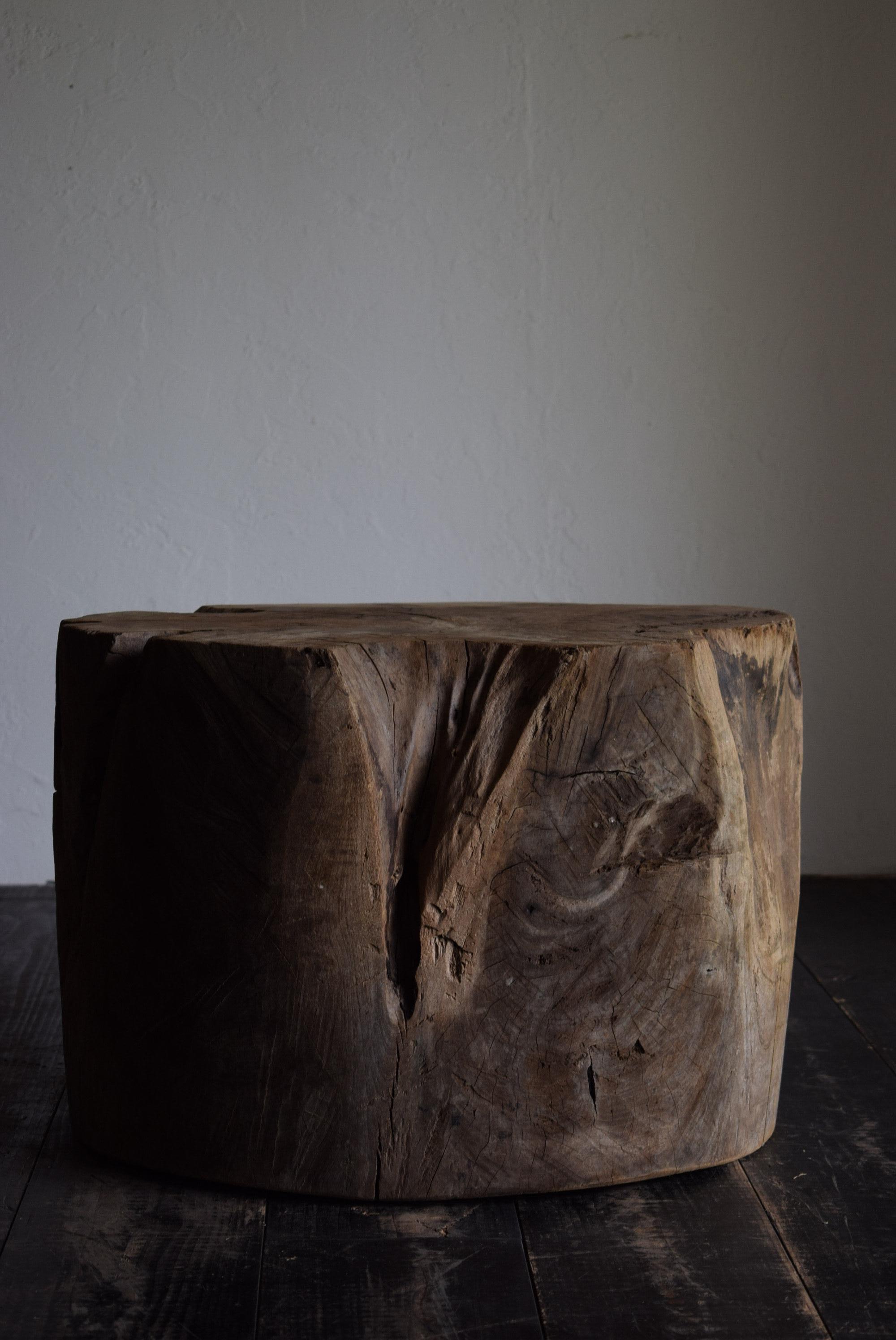 Japanese Wooden block table /wabi-sabi coffee table/1900s- In Good Condition For Sale In Sammu-shi, Chiba