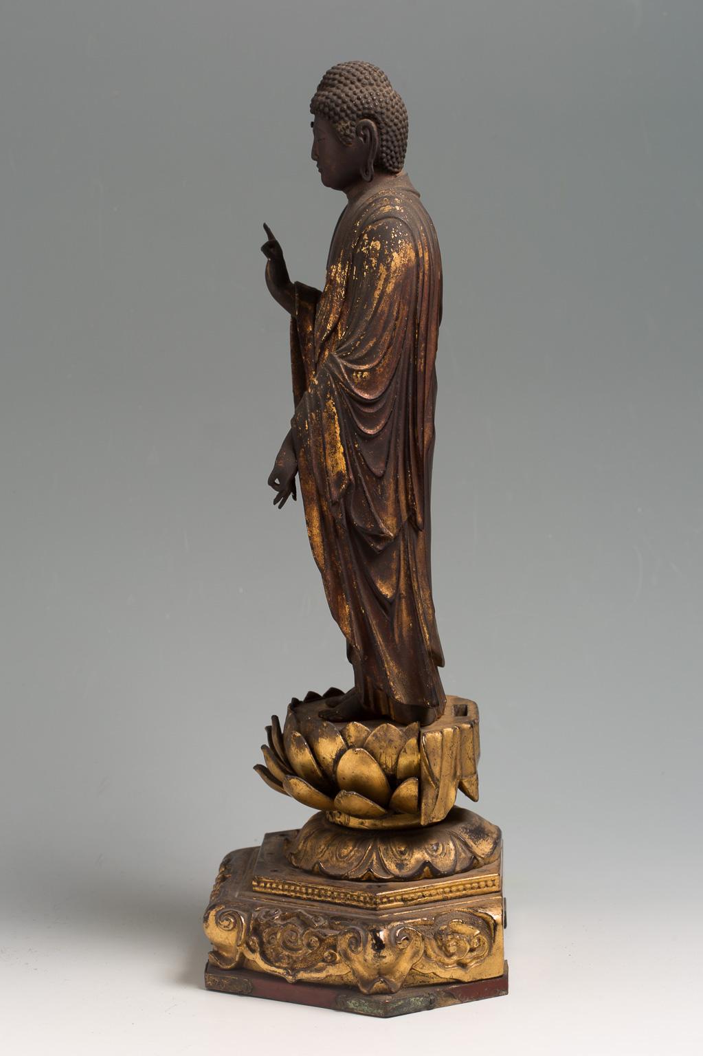 Japanische buddhistische japanische Holzskulptur der Amida Nyorai aus Holz, 16. Jahrhundert im Angebot 5