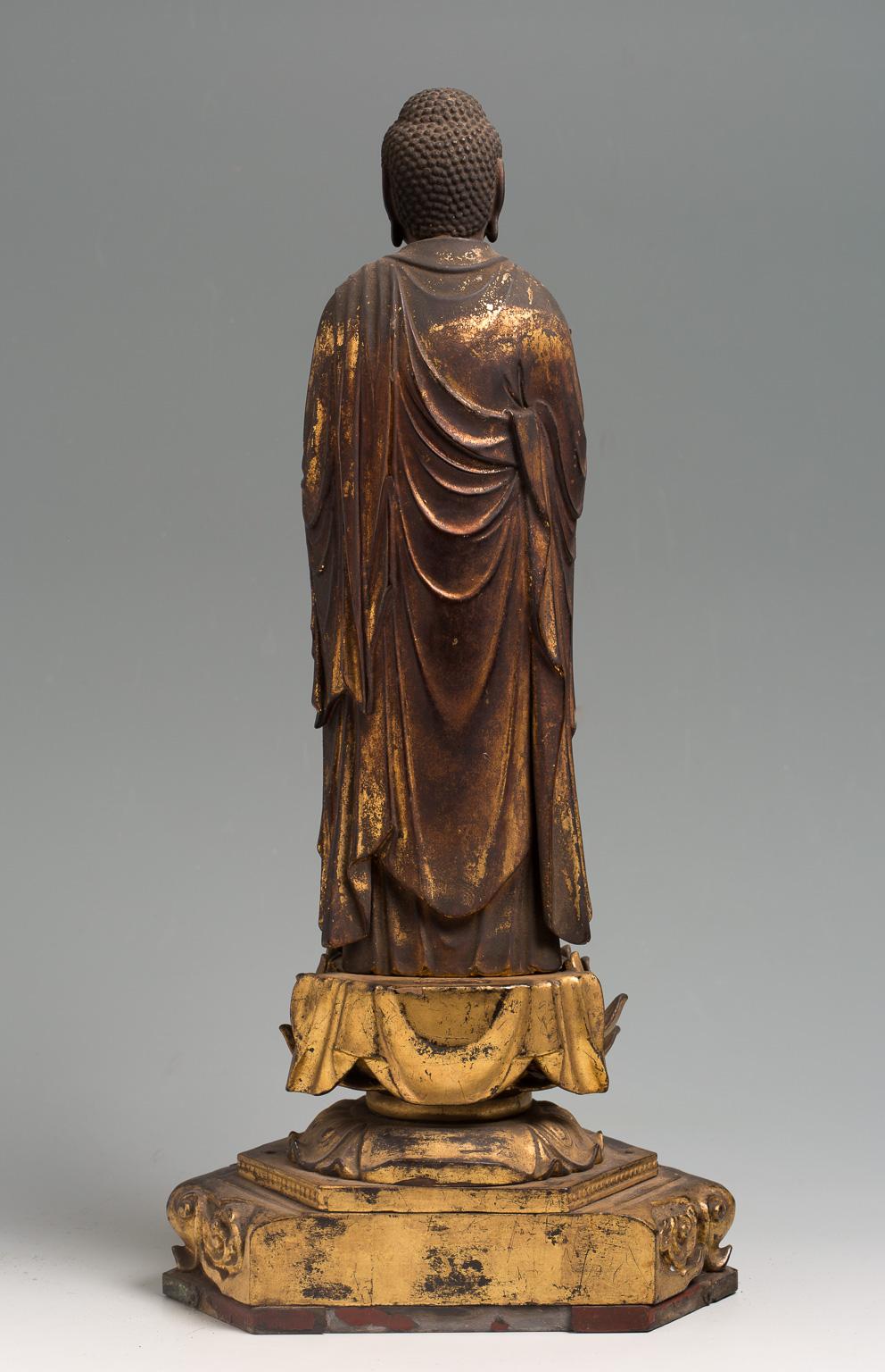 Japanese Wooden Buddhist Sculpture of Amida Nyorai, 16th Century For Sale 4