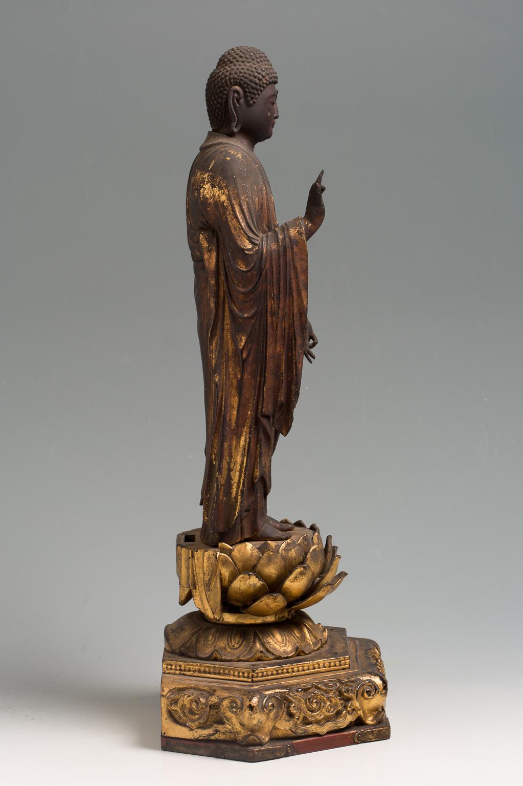 Japanese Wooden Buddhist Sculpture of Amida Nyorai, 16th Century For Sale 5