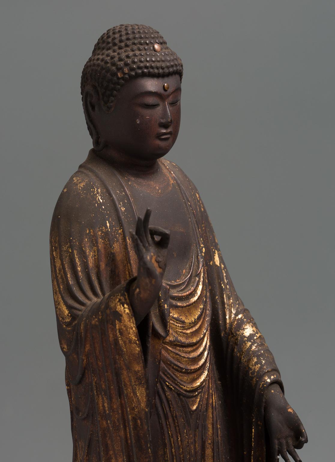 Japanische buddhistische japanische Holzskulptur der Amida Nyorai aus Holz, 16. Jahrhundert im Angebot 9