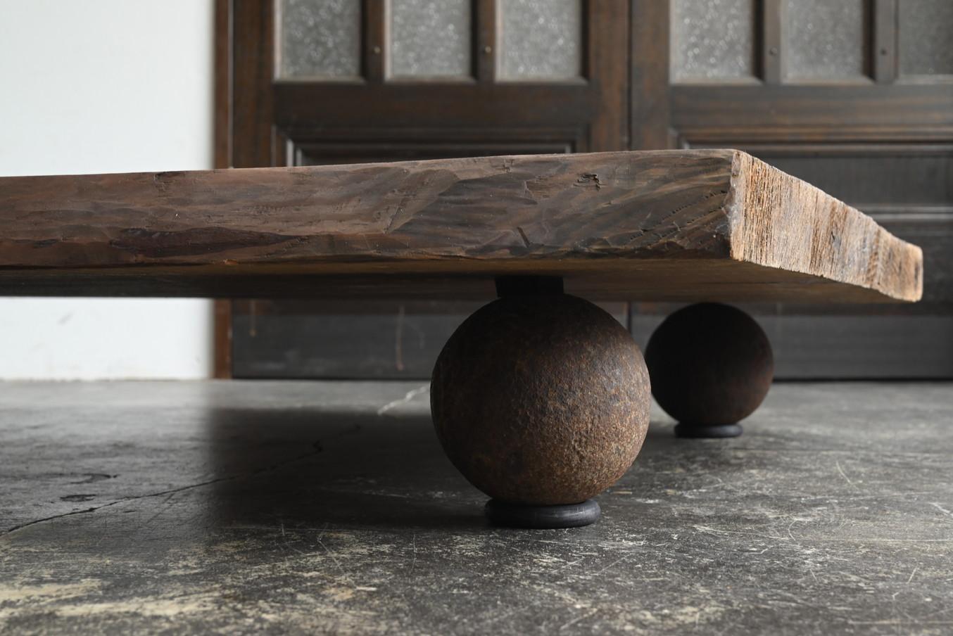Japanischer niedriger Holztisch/20. Jahrhundert/Ausstellungstisch aus Holz im Zustand „Gut“ in Sammu-shi, Chiba