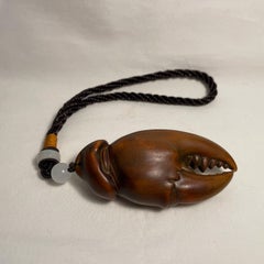 Japanische Holz-Netsuke 'Crab Claw' 1970er Showa-Ära