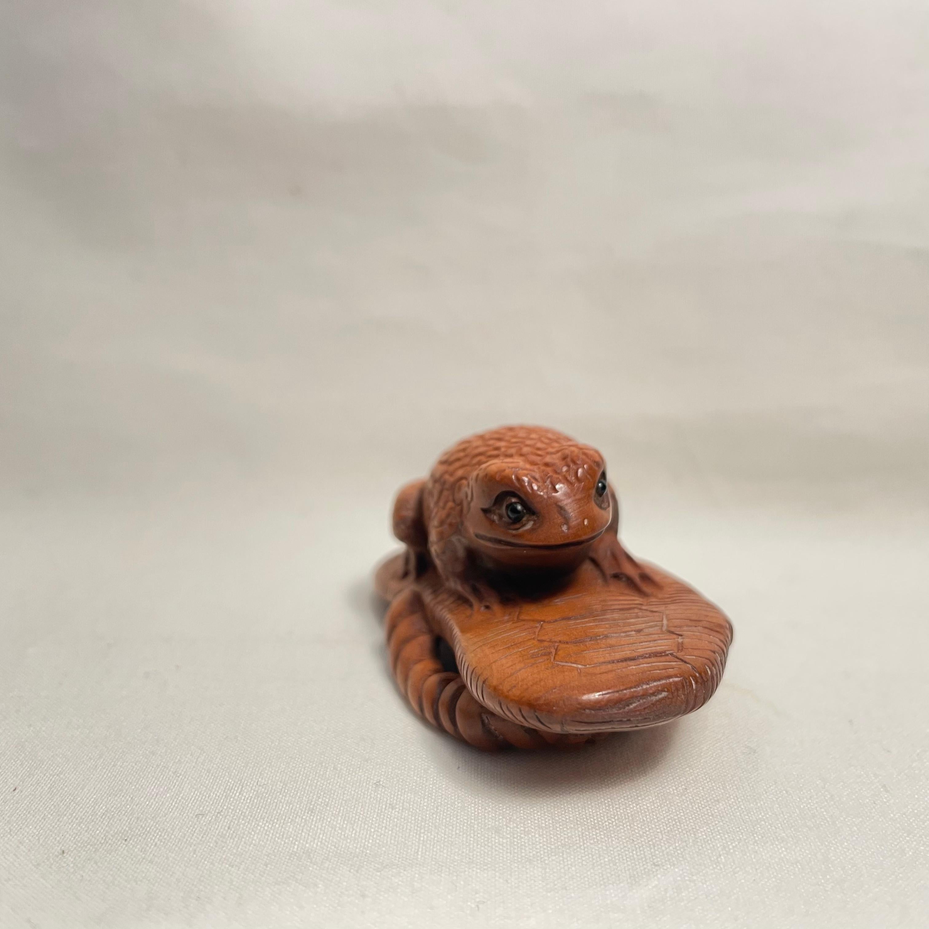 Hand-Carved Japanese Wooden Netsuke 'Frog on the Zori sandal' 1950s Showa era 'Shoichi'