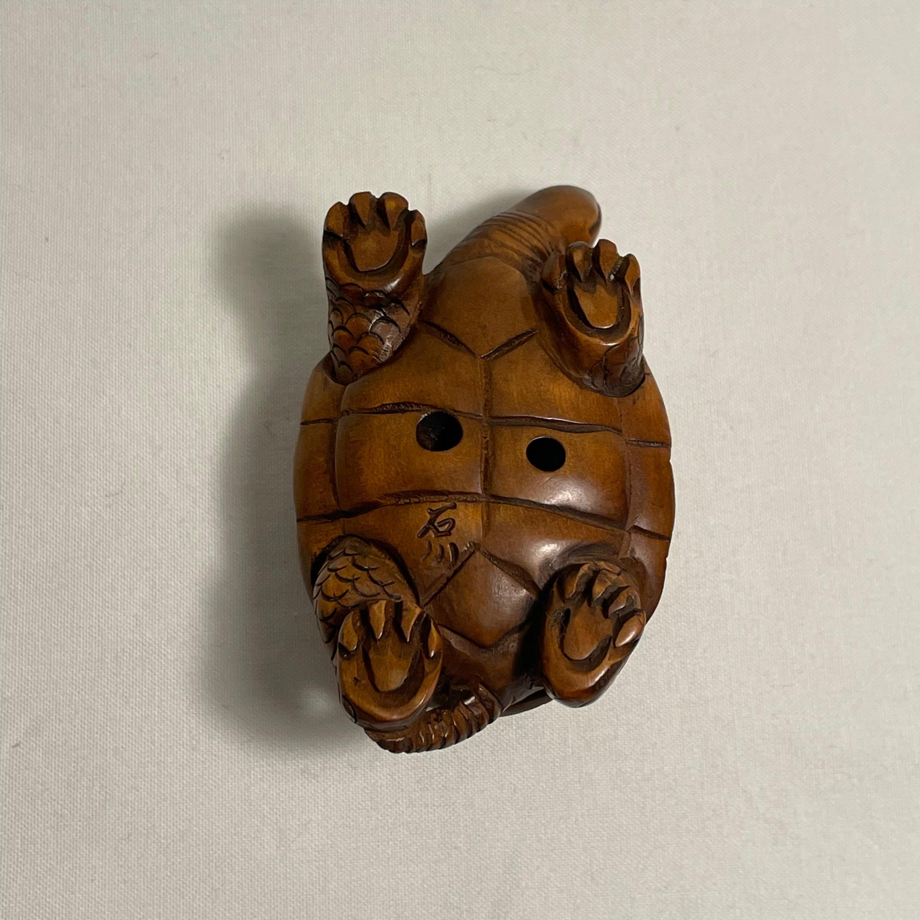 Netsuke giapponese in legno 