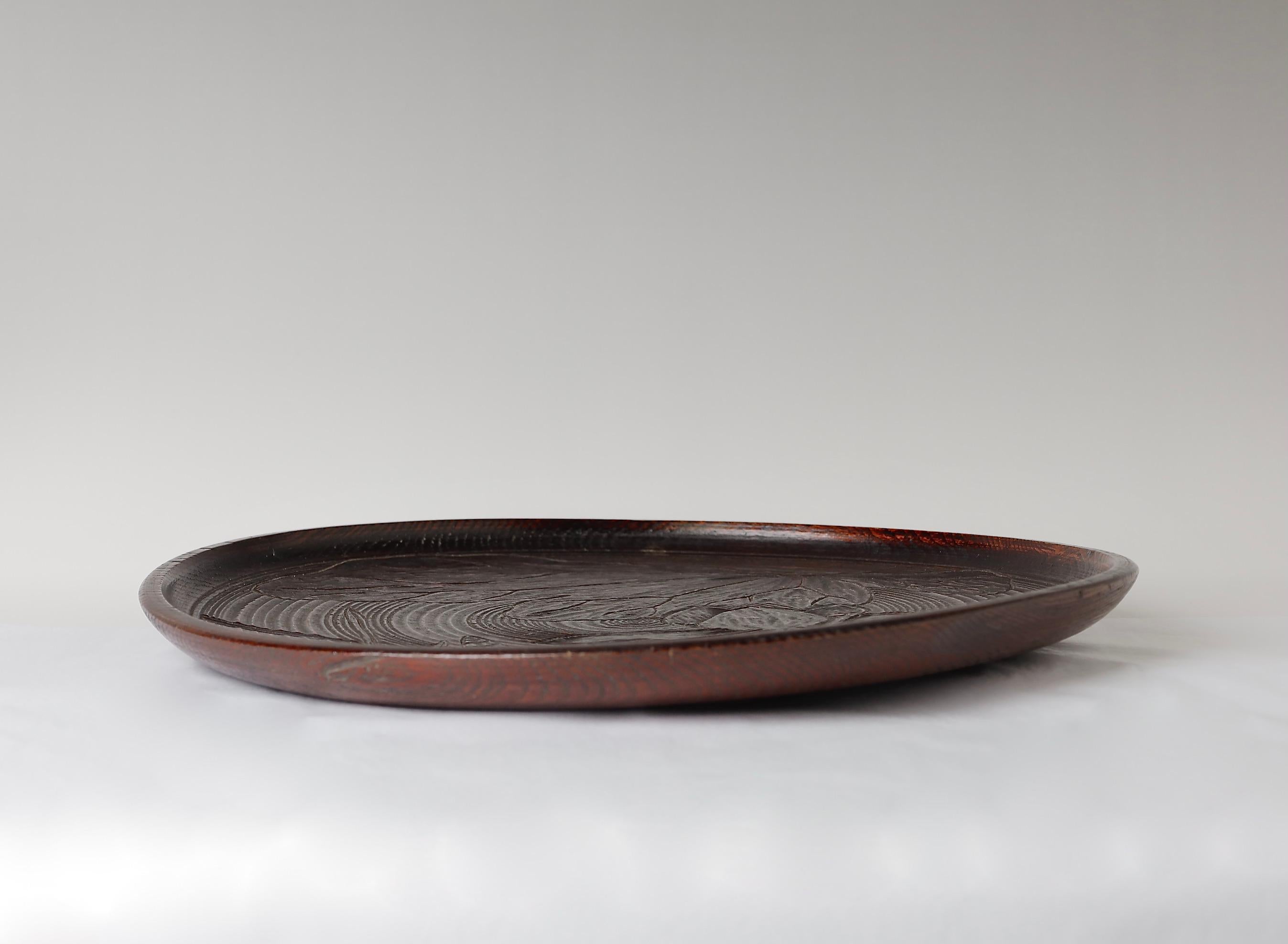 Plateau japonais avec magnifique motif de lotus sculpté en vente 1