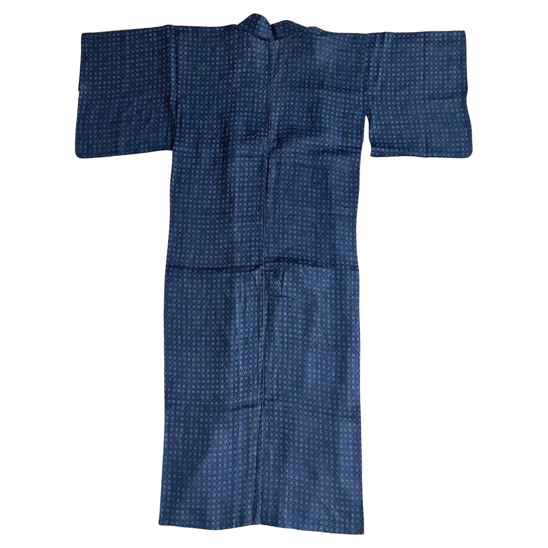 On offer is a “Natsu No Kimono” (summer kimono) also called “Usumono