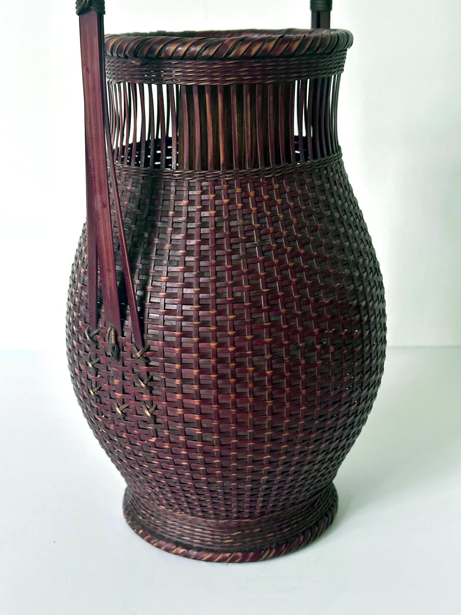 Japanese Woven Bamboo Ikebana Basket by Chikusei Watanabe For Sale 1