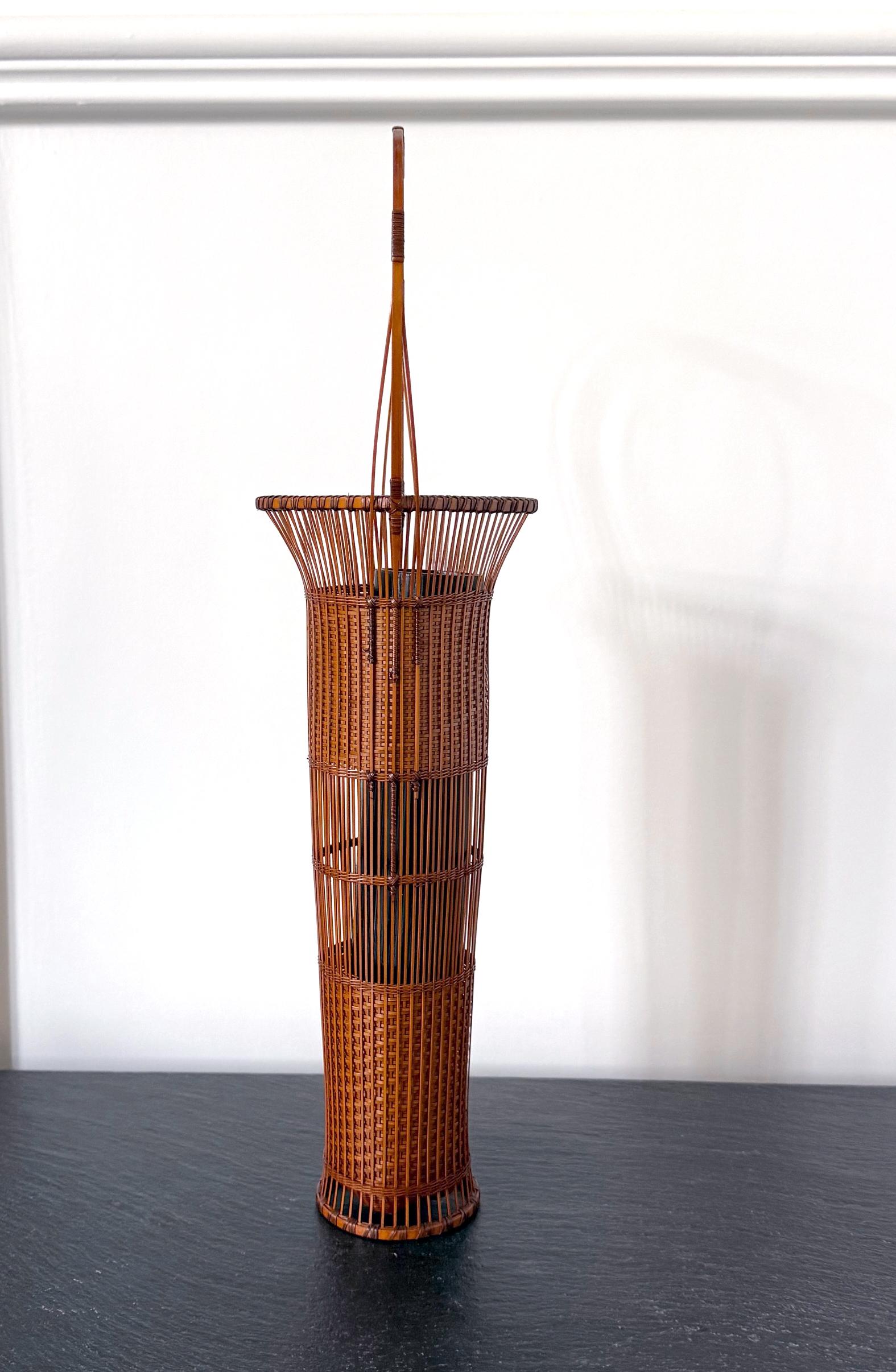 Japanischer Ikebana-Korb aus geflochtenem Bambus von Jin Morigami (Moderne) im Angebot