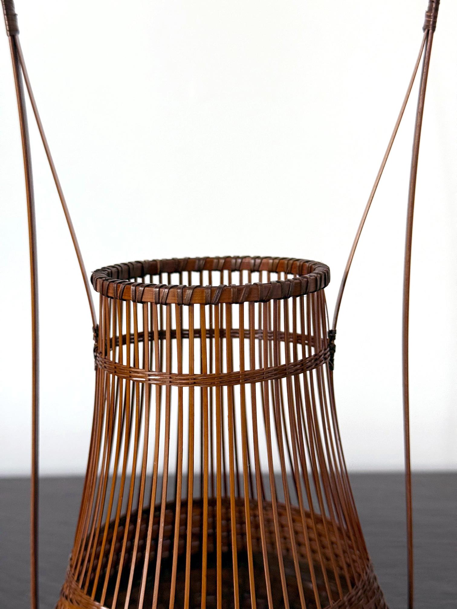 Bambou Panier japonais en bambou tressé Ikebana par Jin Morigami Jin en vente