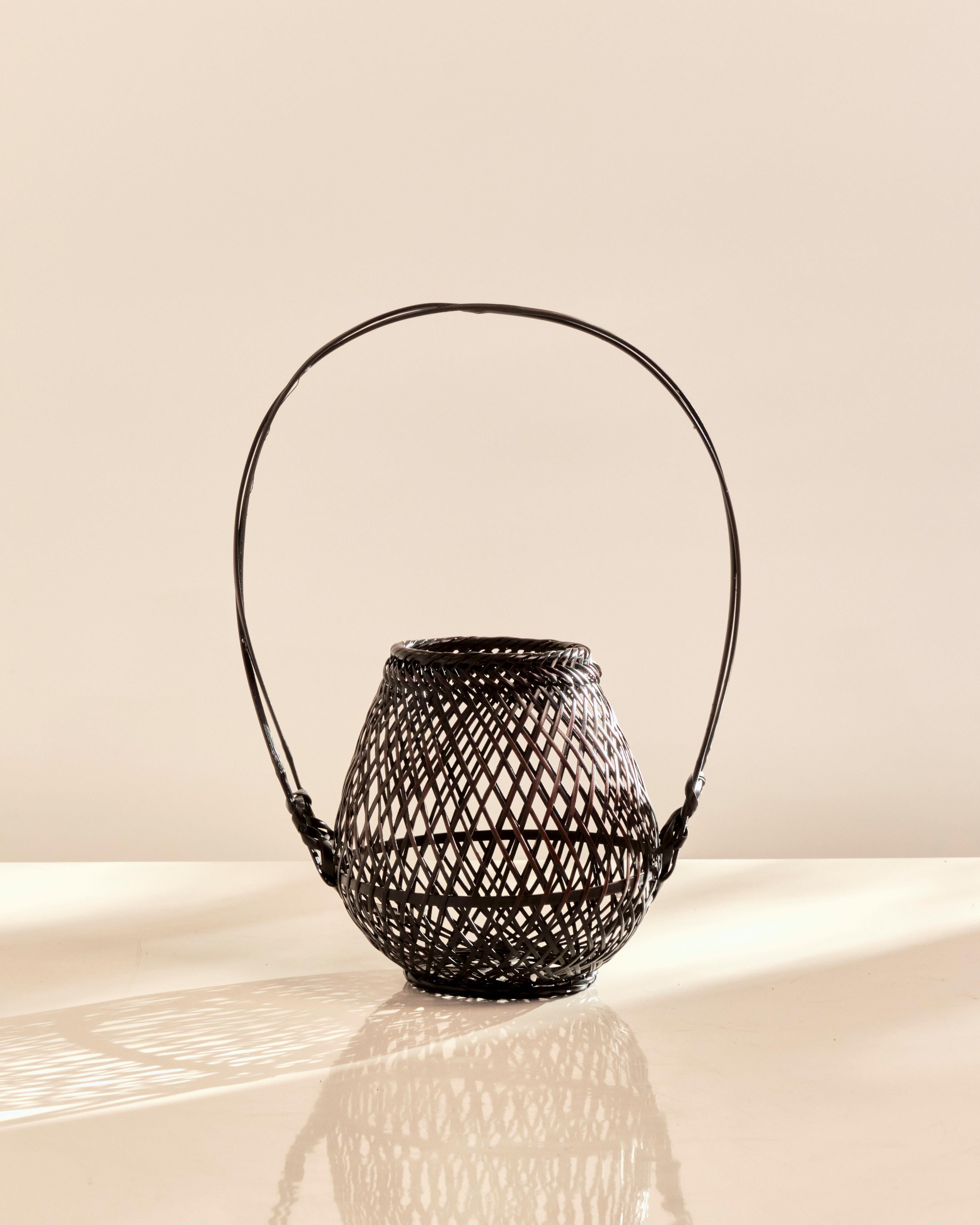 Early 20th Century Japanese Woven Bamboo Ikebana Flower Basket For Sale