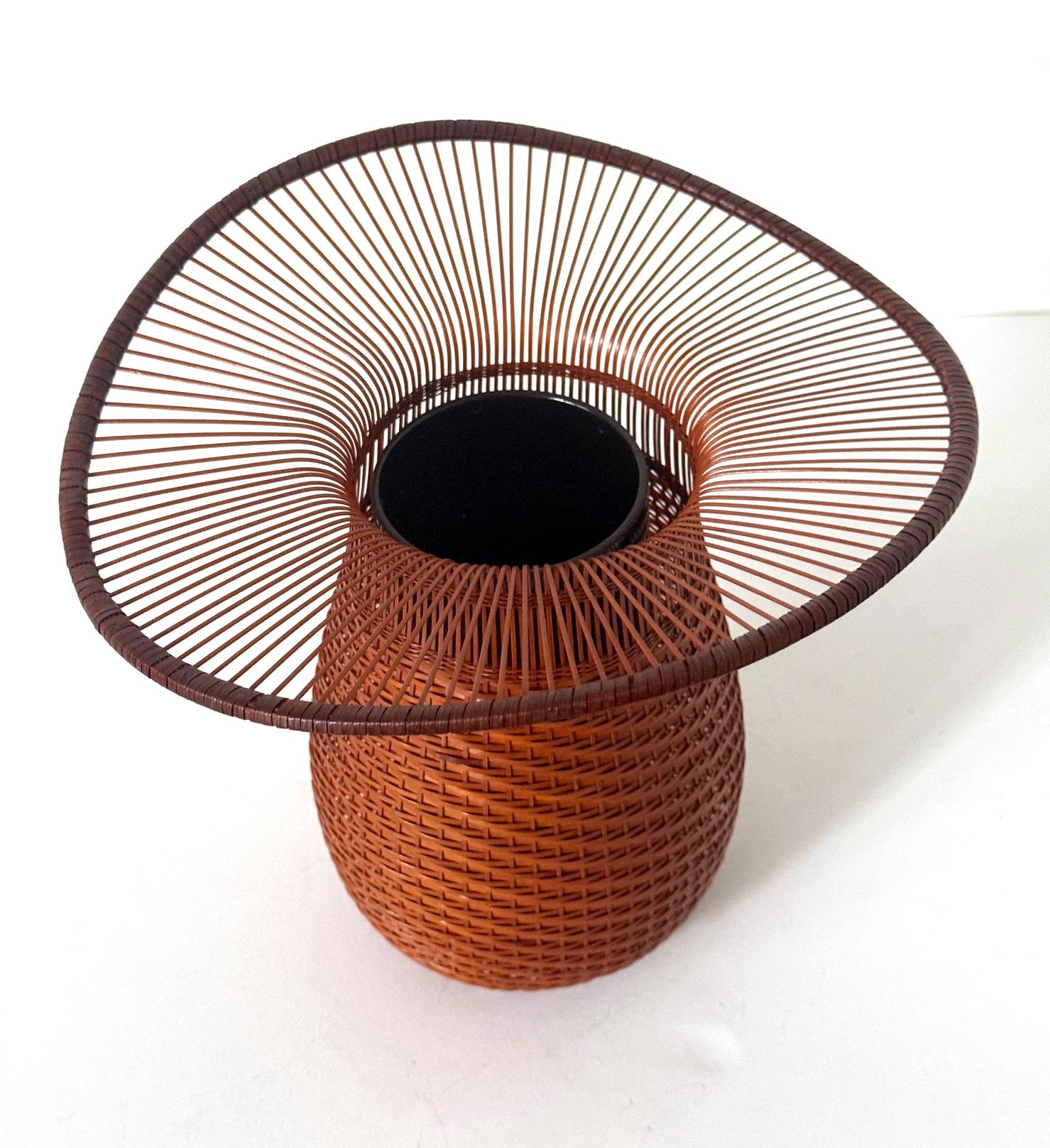 Vaso Ikebana in bambù giapponese intrecciato di Morigami Jin In condizioni buone in vendita a Atlanta, GA