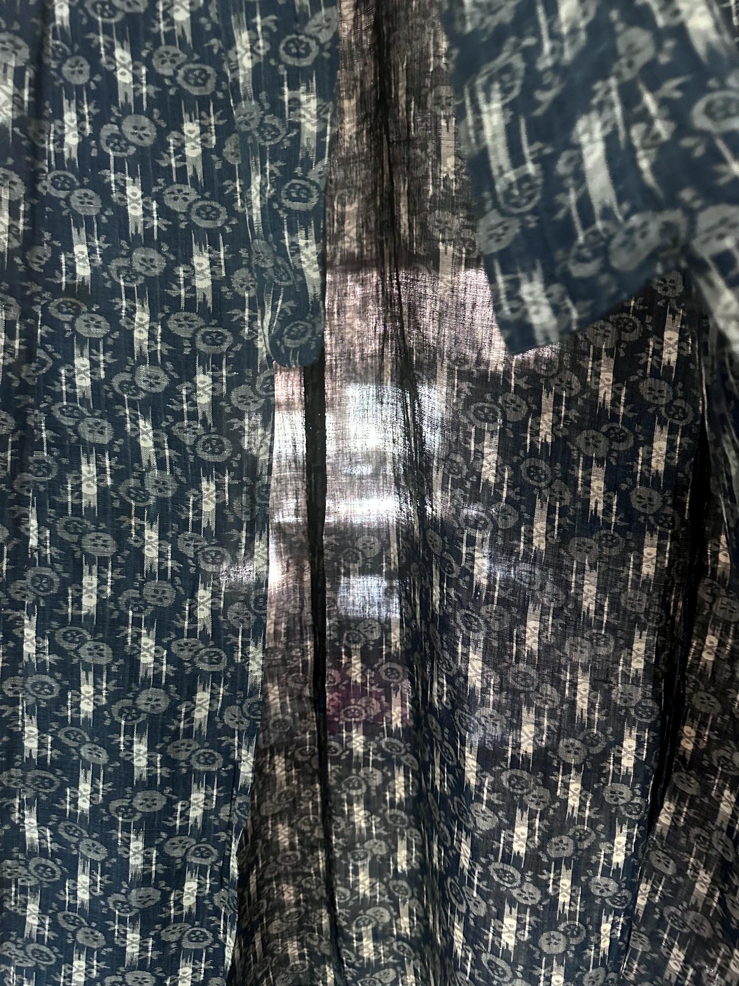 Japanisches gewebtes Ikat und schabloniertes Sommer Usumono Kimono aus der Meiji-Periode im Angebot 1
