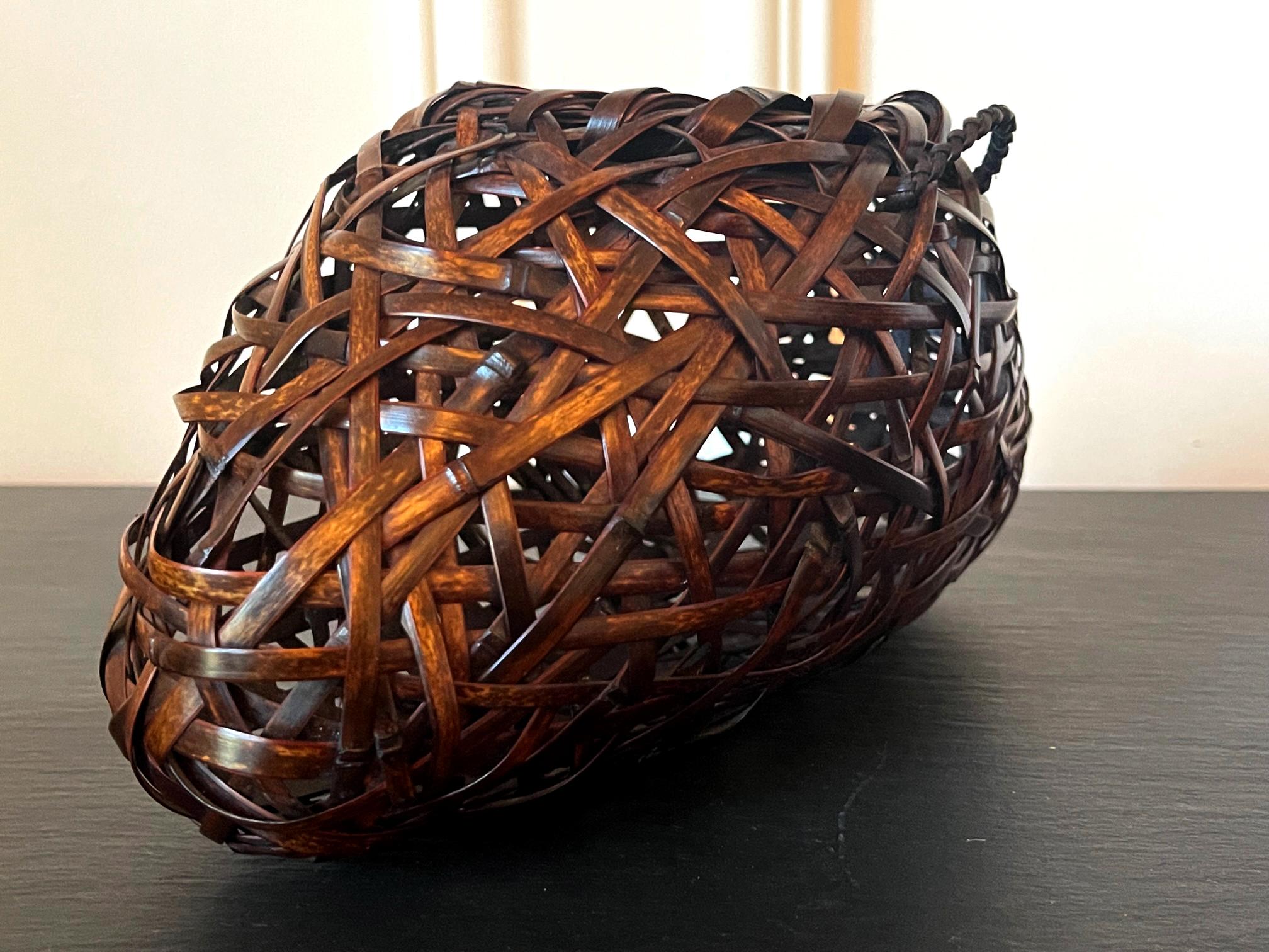 Panier suspendu japonais Ikebana tissé par Suemura Shobun Bon état - En vente à Atlanta, GA