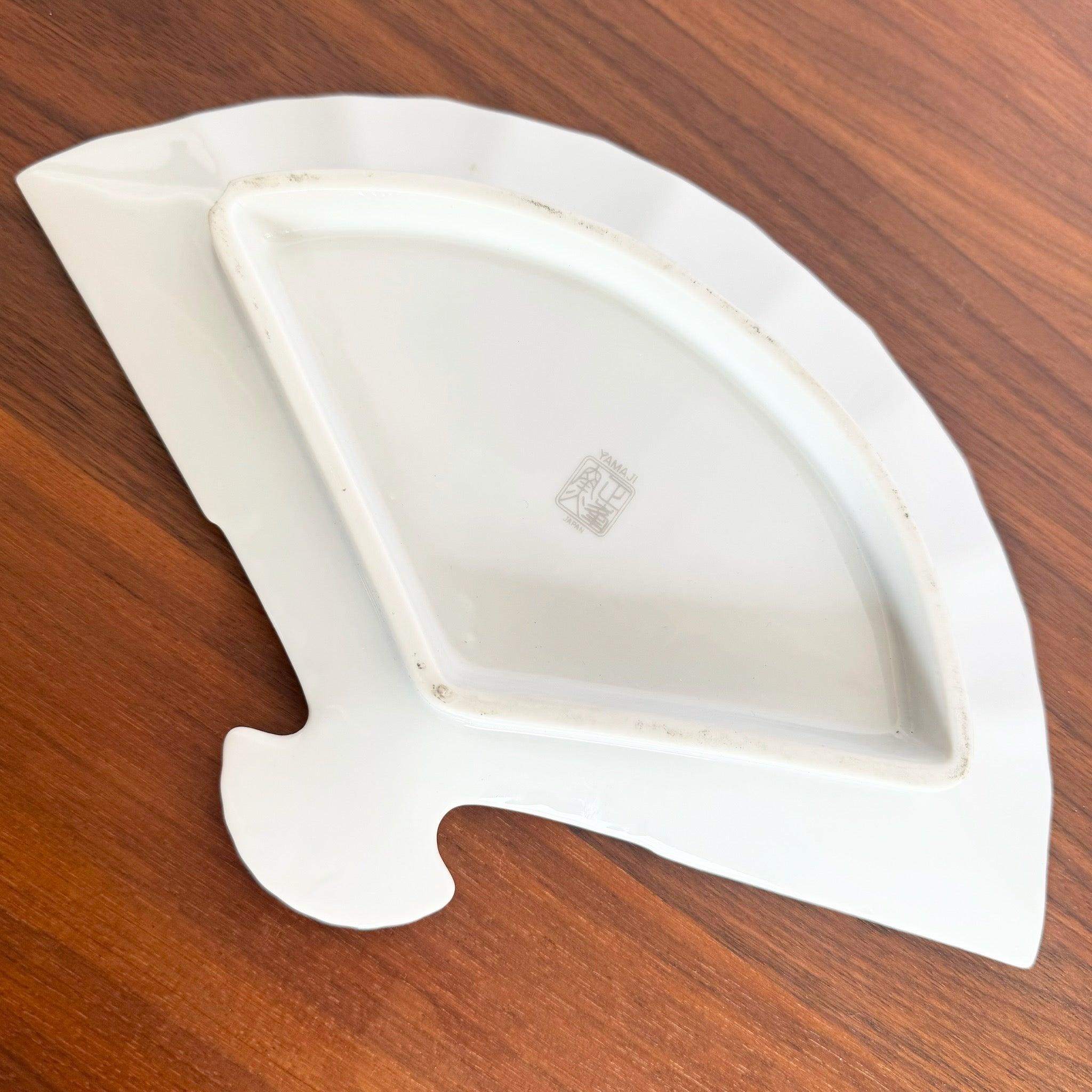 Japonais Plat éventail japonais en porcelaine Yamaji en vente