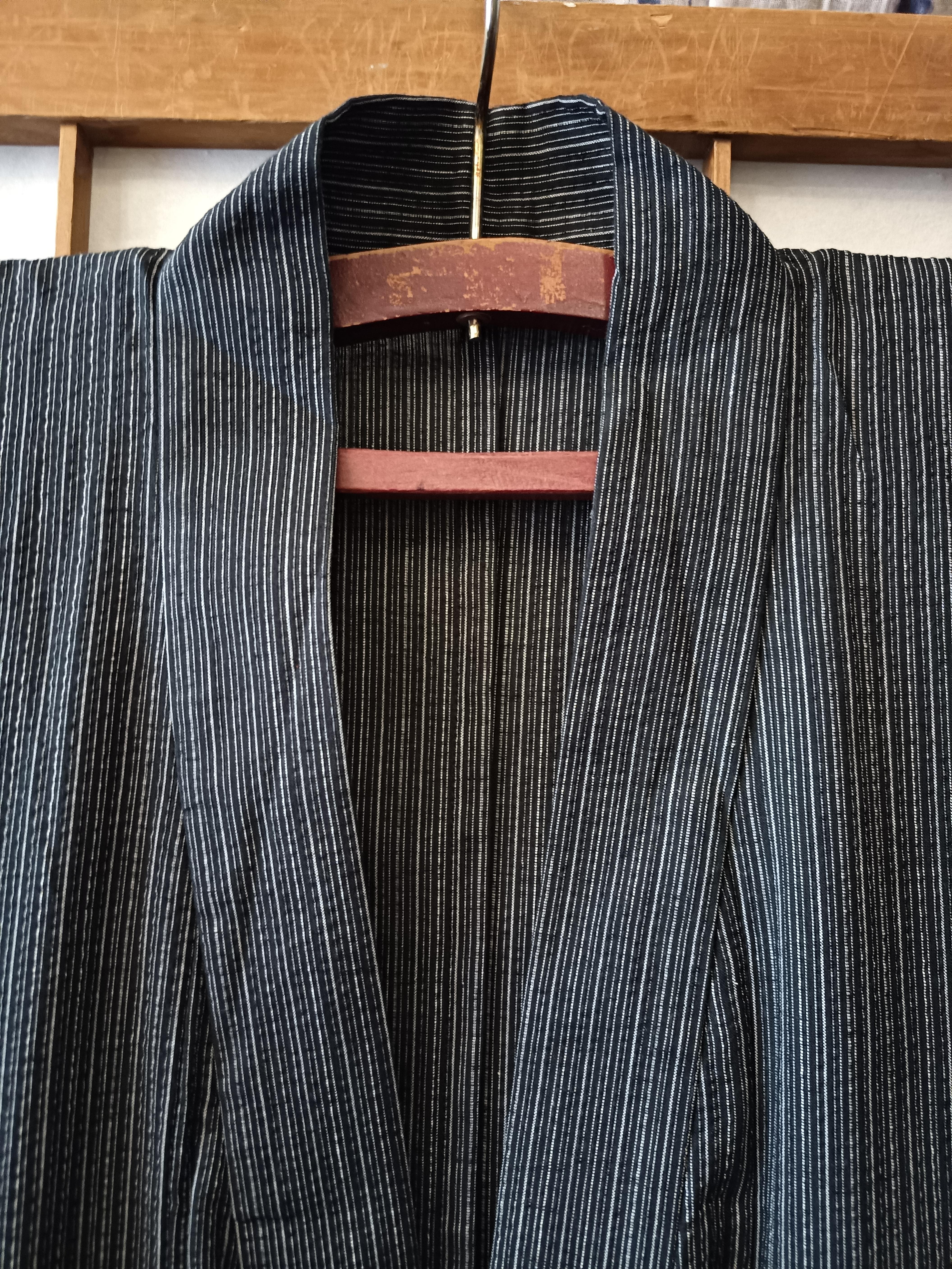 XXI secolo e contemporaneo Yukata giapponese - nero con motivo a righe bianche in vendita