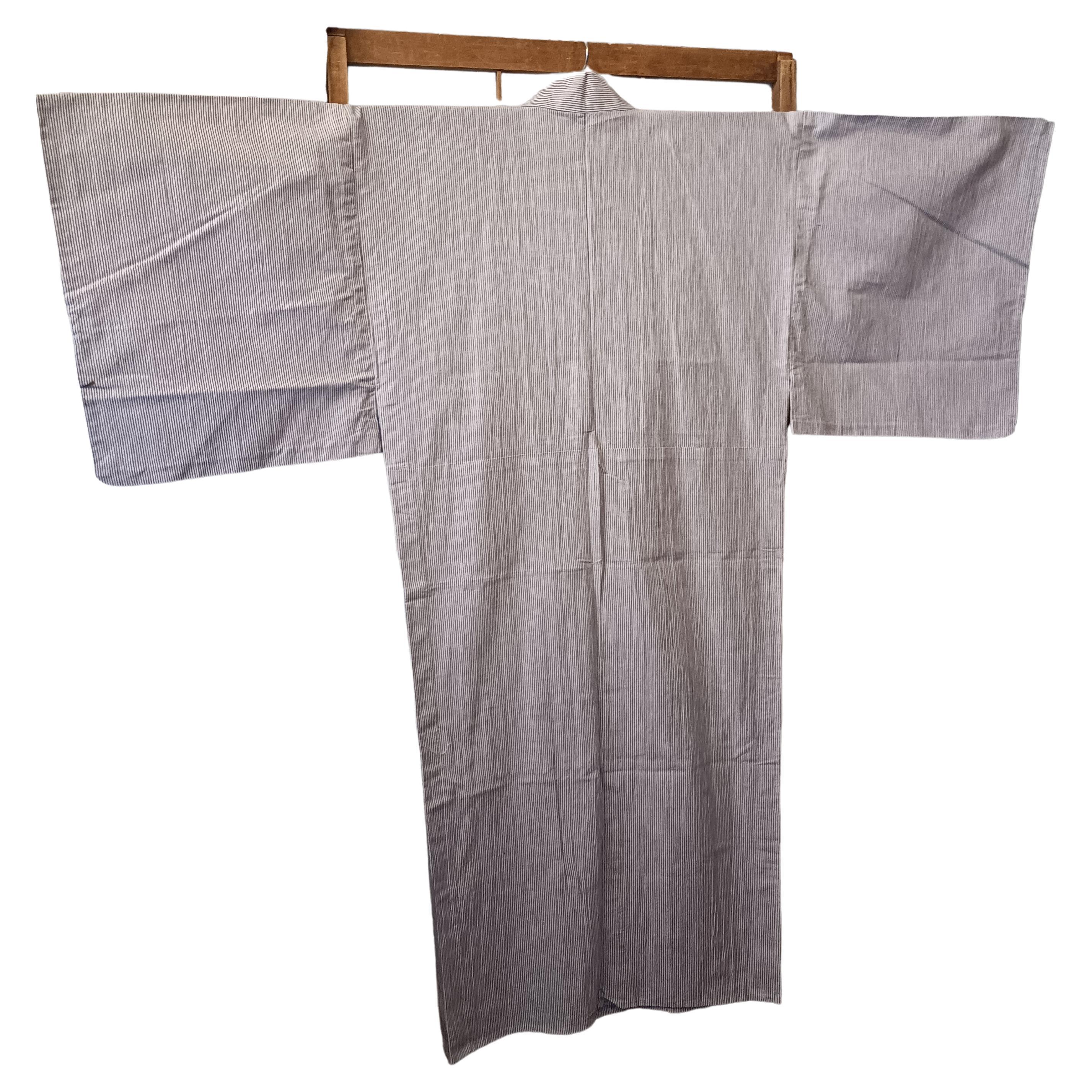 Si tratta di una giacca in cotone realizzata in Giappone nell'epoca Showa, intorno agli anni '1980.

Lo yukata (浴衣, lett. 