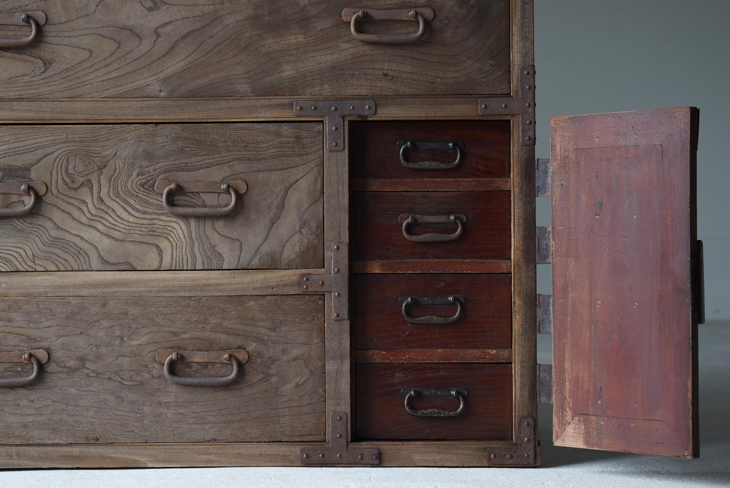 Japanische Zelkova-Holz-Schublade 1860-1900 / Sideboard Wabi Sabi im Angebot 3