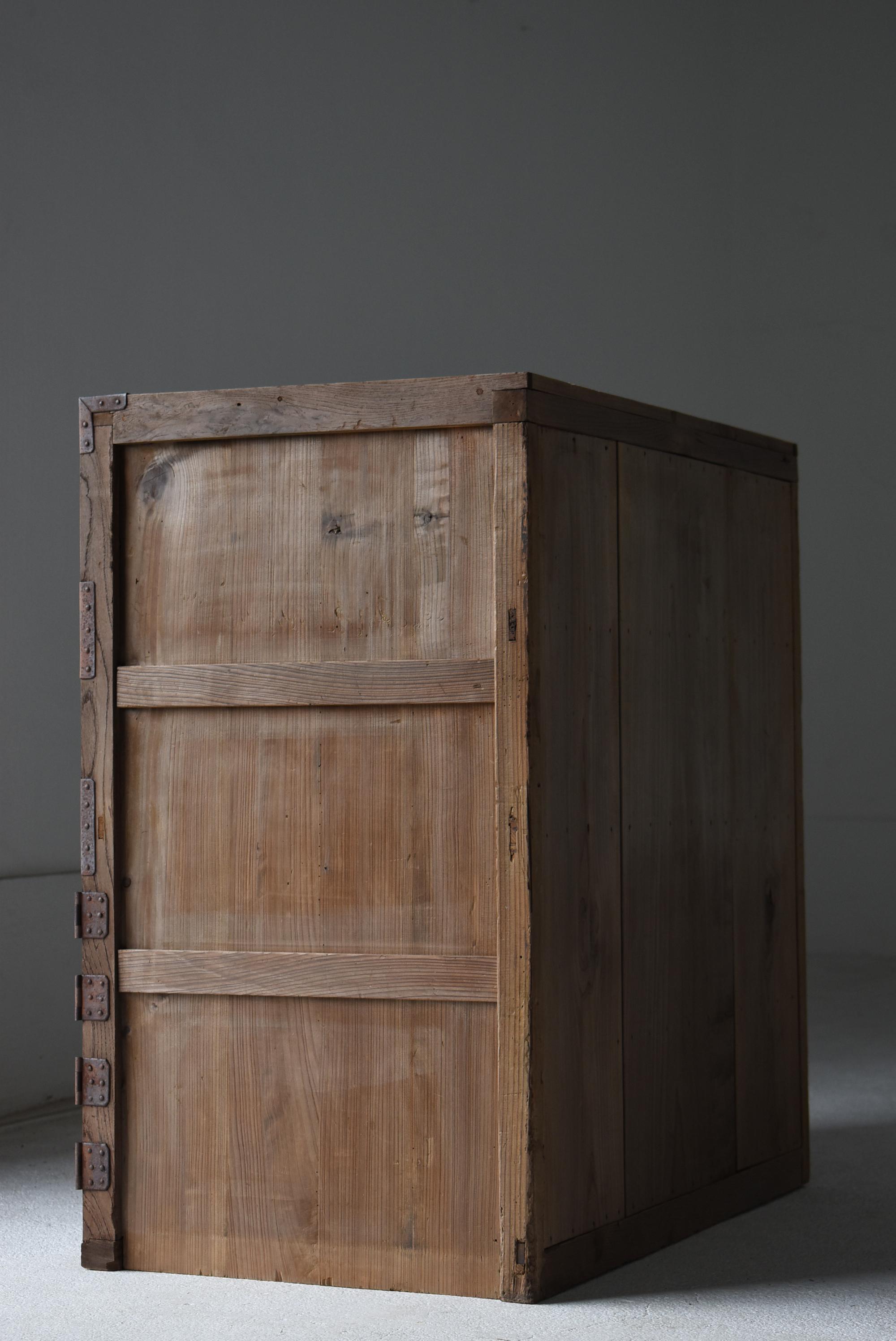 Japanische Zelkova-Holz-Schublade 1860-1900 / Sideboard Wabi Sabi im Angebot 8