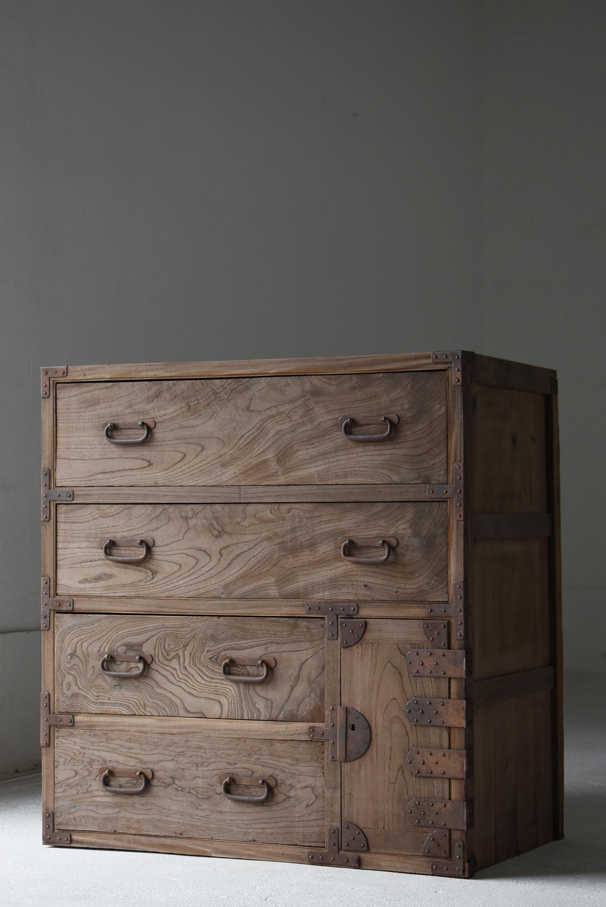 Japanische Zelkova-Holz-Schublade 1860-1900 / Sideboard Wabi Sabi (Meiji-Periode) im Angebot