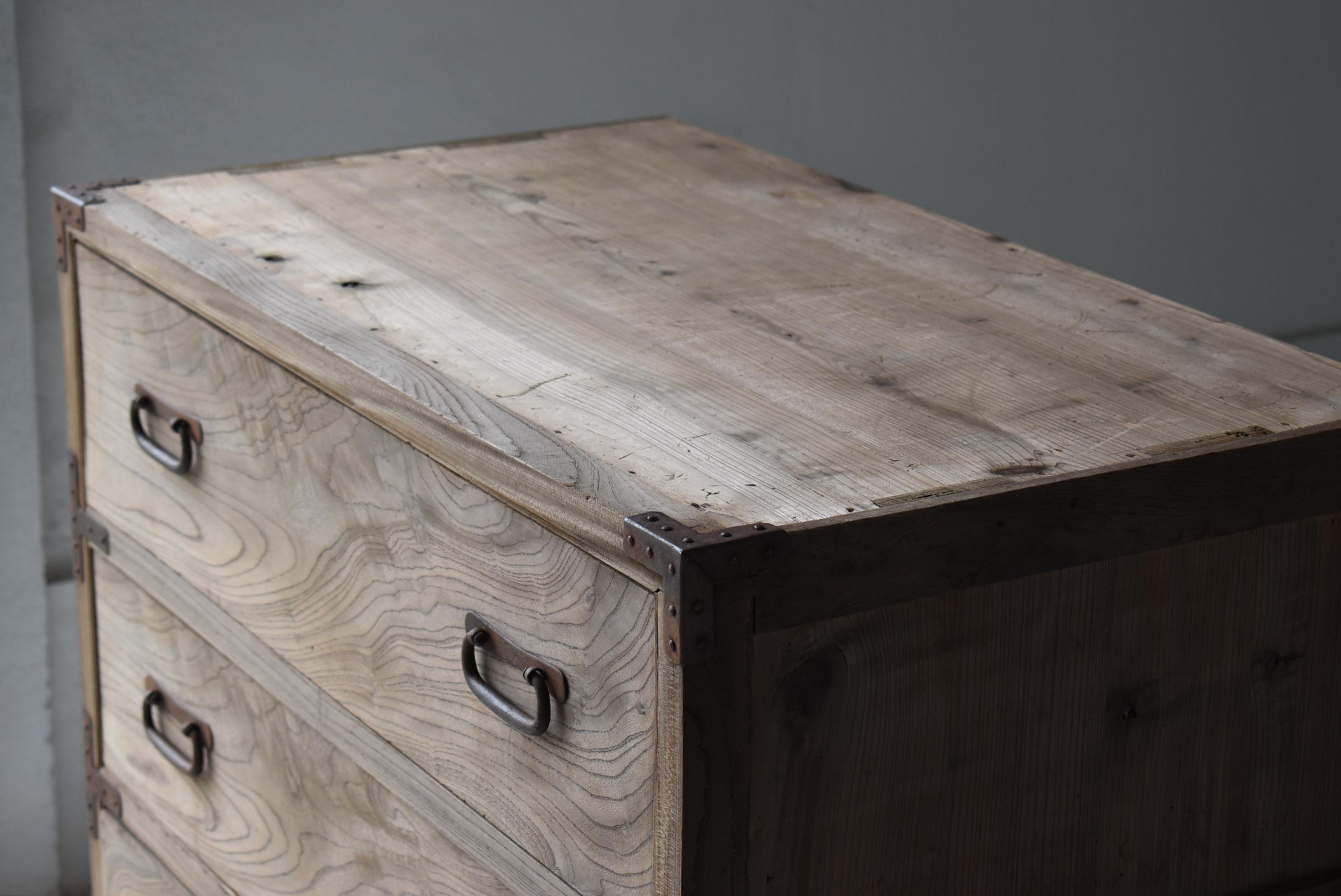 Japanische Zelkova-Holz-Schublade 1860-1900 / Sideboard Wabi Sabi (Holzarbeit) im Angebot