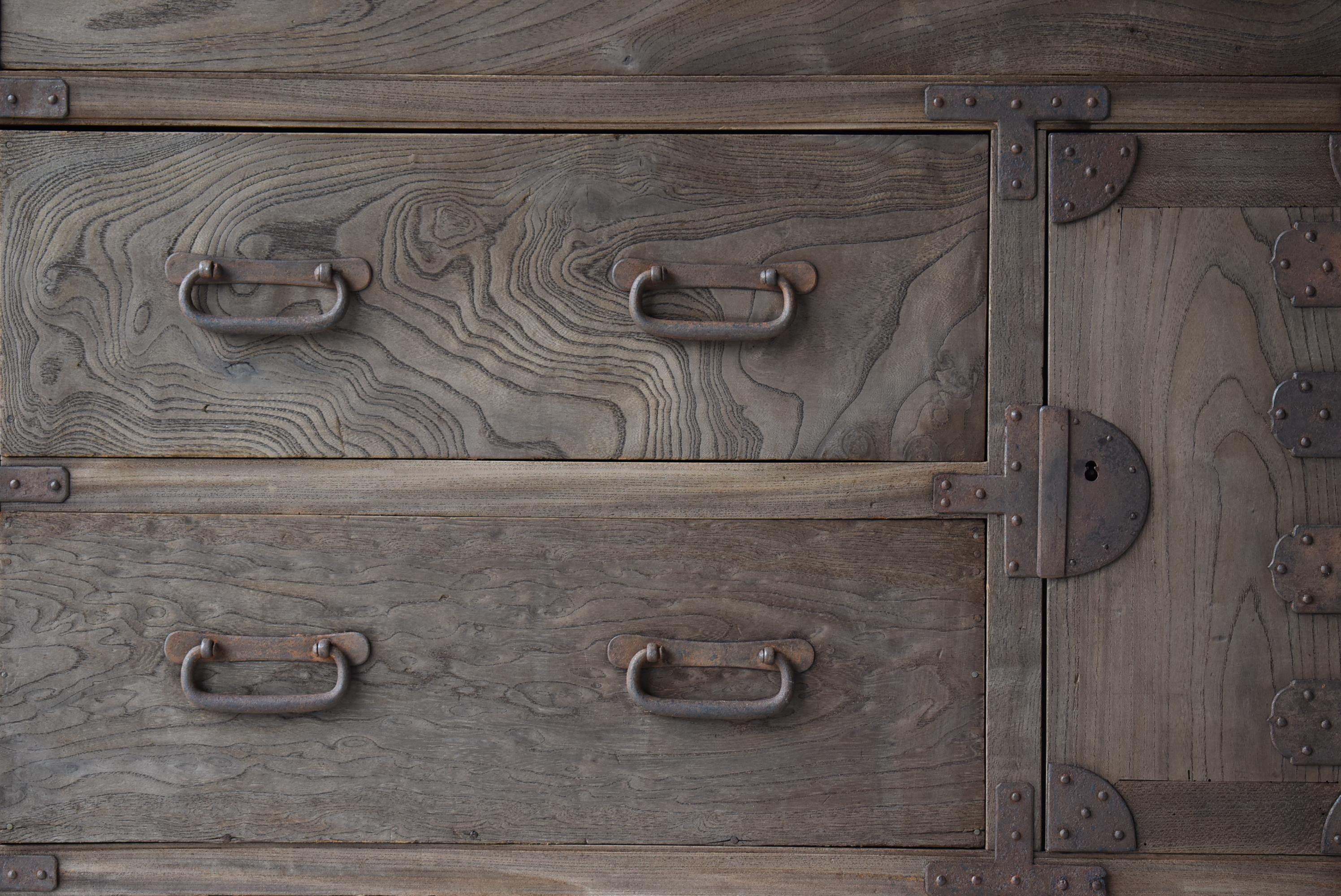 Japanische Zelkova-Holz-Schublade 1860-1900 / Sideboard Wabi Sabi (Eisen) im Angebot