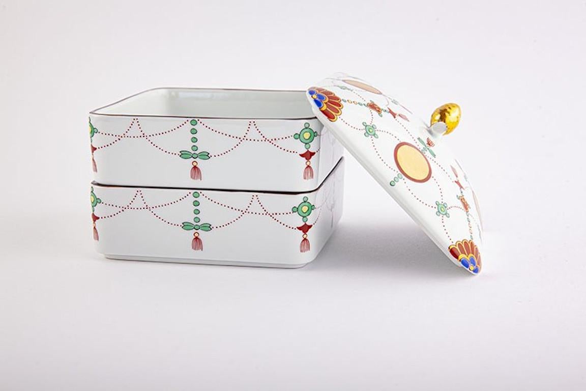 Japaneswe Contemporary Green White Gold Porcelain Box by Renowned Kiln In New Condition In Takarazuka, JP