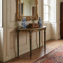 Tavolino a mezzaluna laccato in stile giapponese con decorazioni in stile chinoiserie