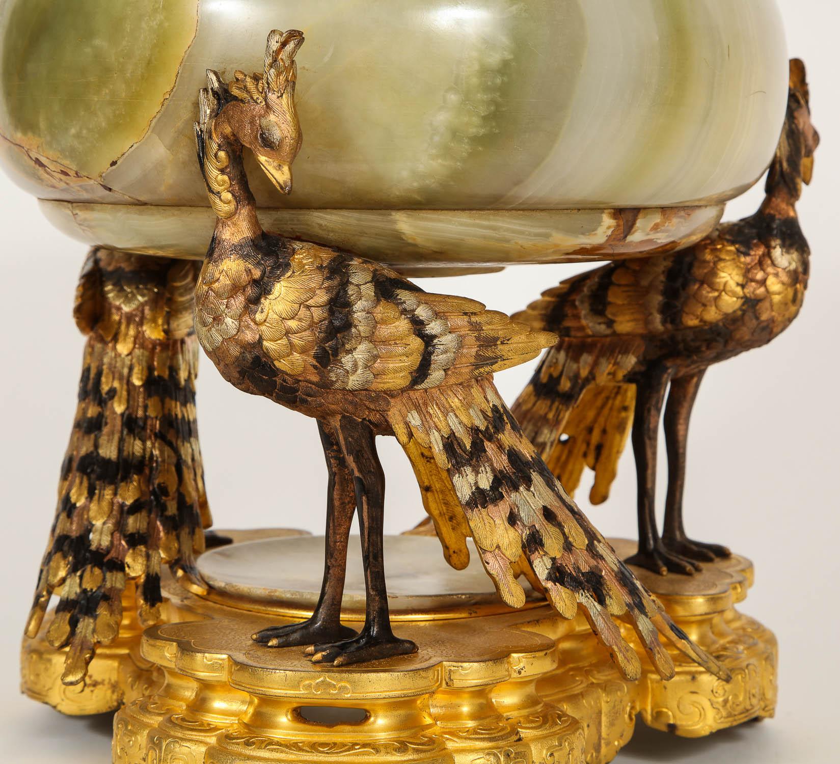 Sculpté à la main Centre de table/Jardinièr en bronze japonais et onyx Figural Phoenix, Attribué à Cornu en vente