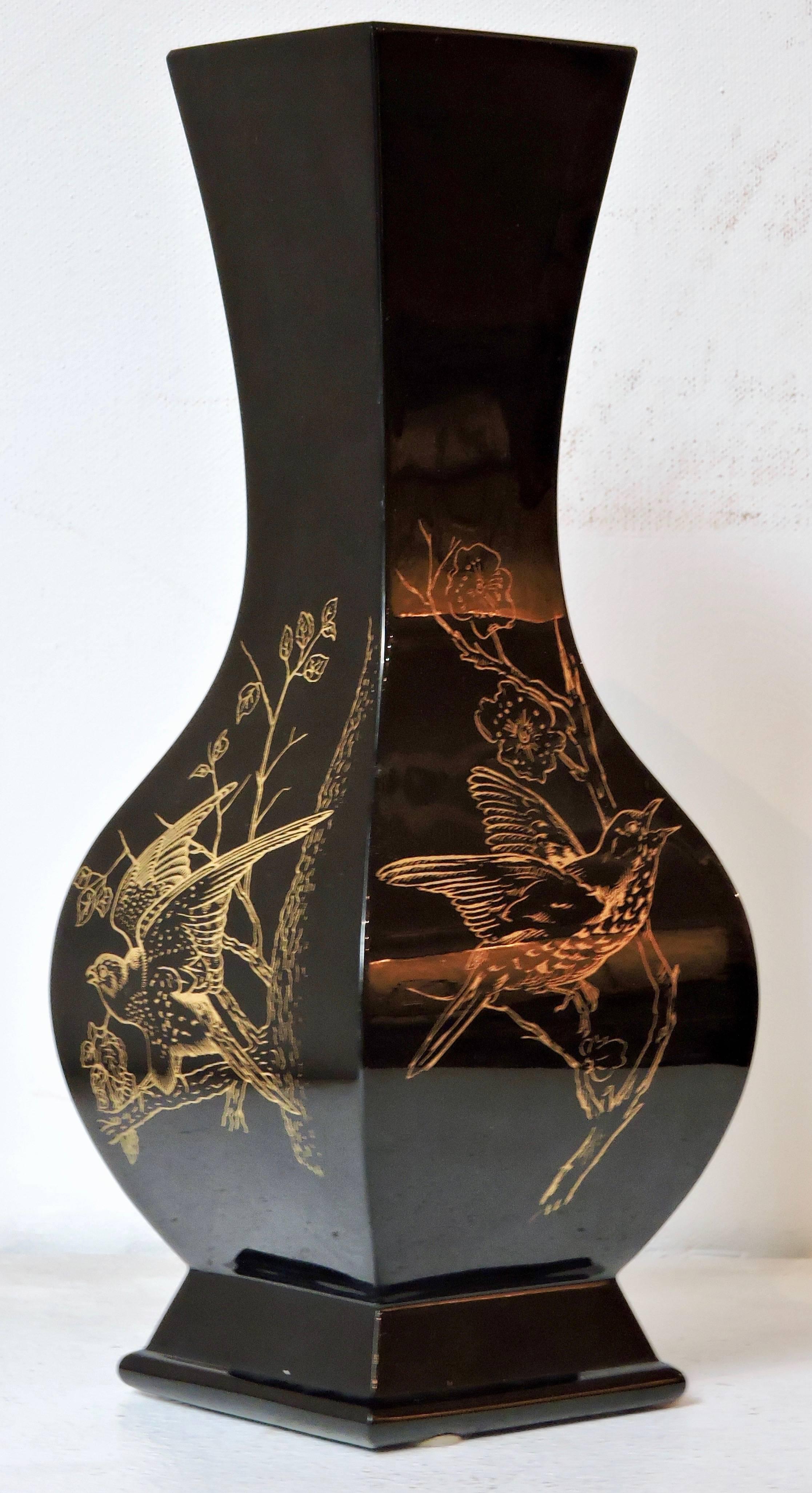 A Japonisme Cristallerie de Baccarat black opaline baluster glass
Birds and Japanese trees gold painted
Sand Blast Cristallerie de Baccarat stamp under the base.