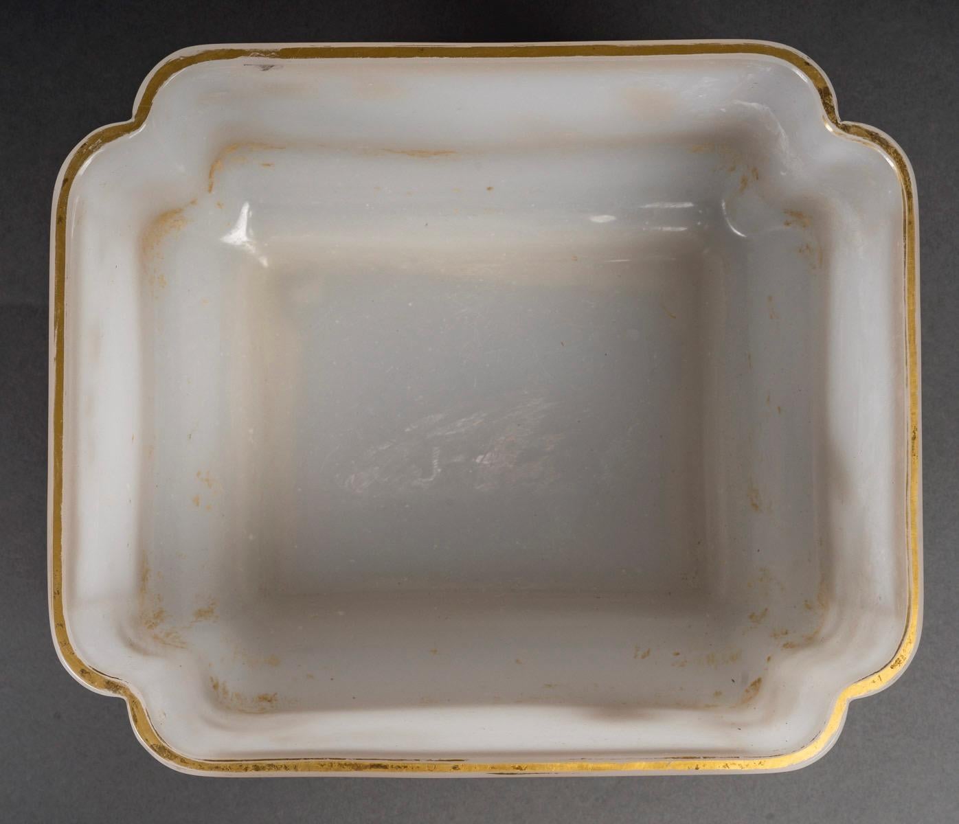 Japonisme Ormolu-Mounted Opaline Jardiniere by Maison Baccarat, circa 1865 in vendita 2