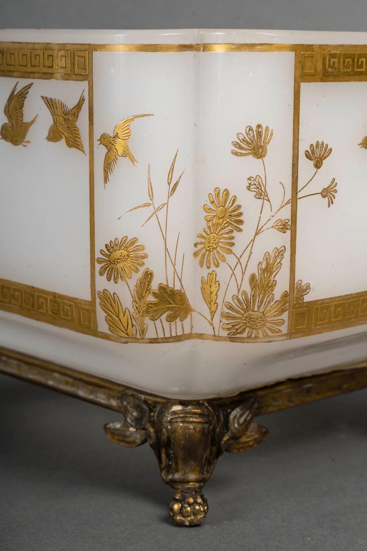Japonisme Ormolu-Mounted Opaline Jardiniere by Maison Baccarat, circa 1865 In condizioni buone in vendita a Saint-Ouen, FR