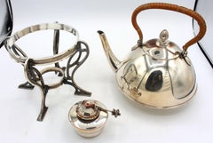 Bouilloire à alcool japonaise sur Stand avec brûleur, c.1900