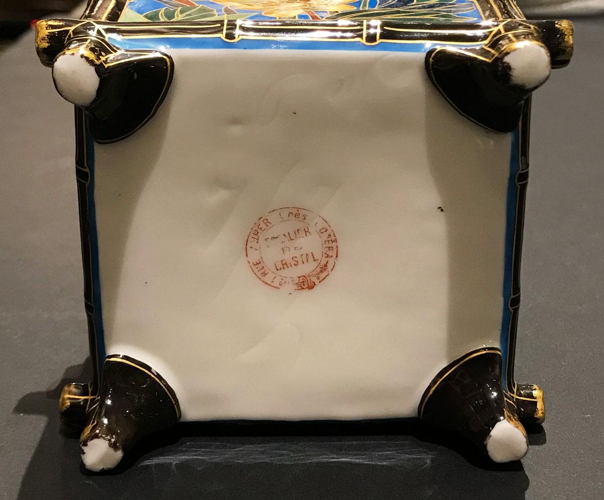 Japonisme Style Porcelaine Planter Signed L'Escalier de Cristal 19th C In Good Condition For Sale In Paris, FR