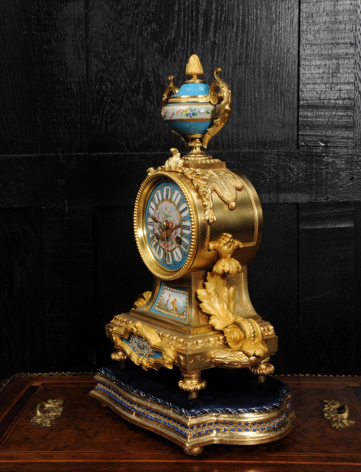 Japy Freres Antique French Ormolu and Sèvres Porcelain Clock In Good Condition In Belper, Derbyshire