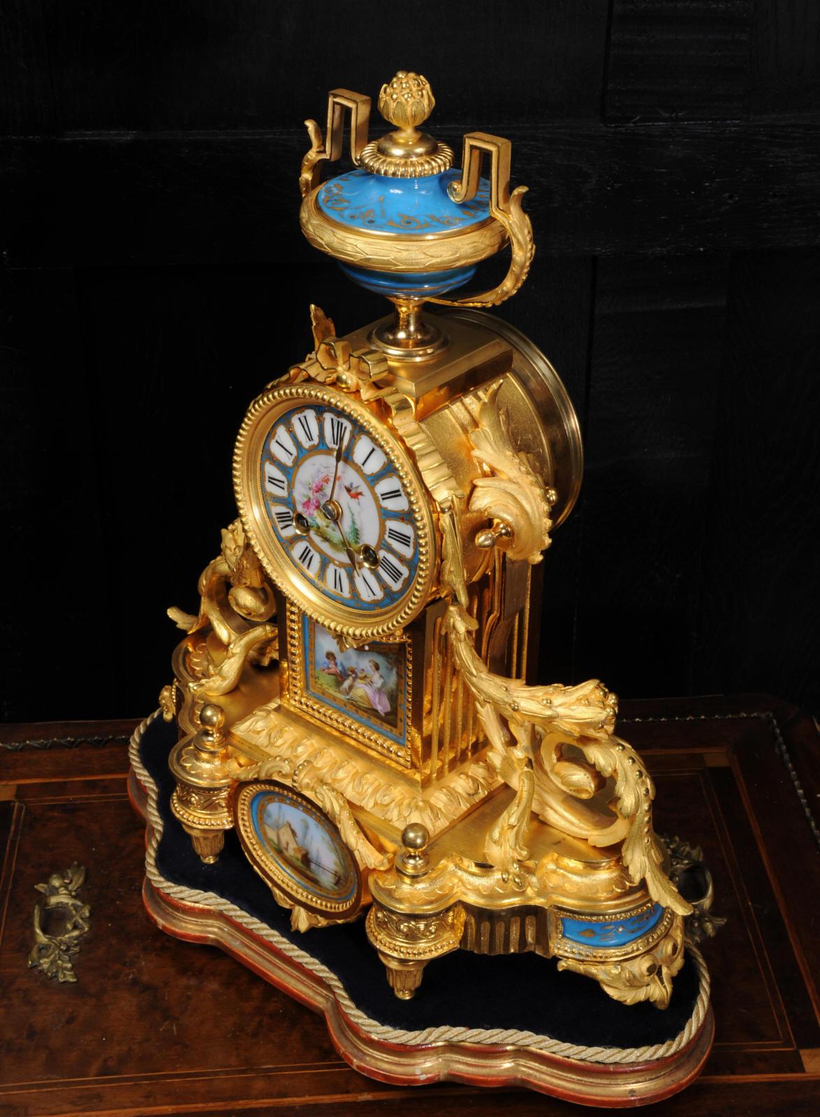19th Century Japy Freres Antique French Ormolu Bronze and Sevres Porcelain Clock, Dog