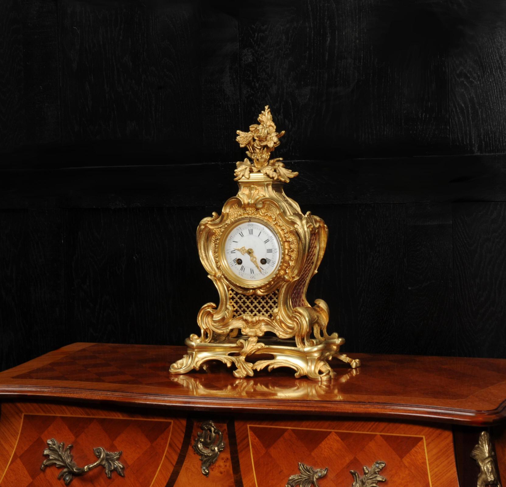 Bronze doré Horloge rococo française ancienne Japy Frères en bronze doré en vente
