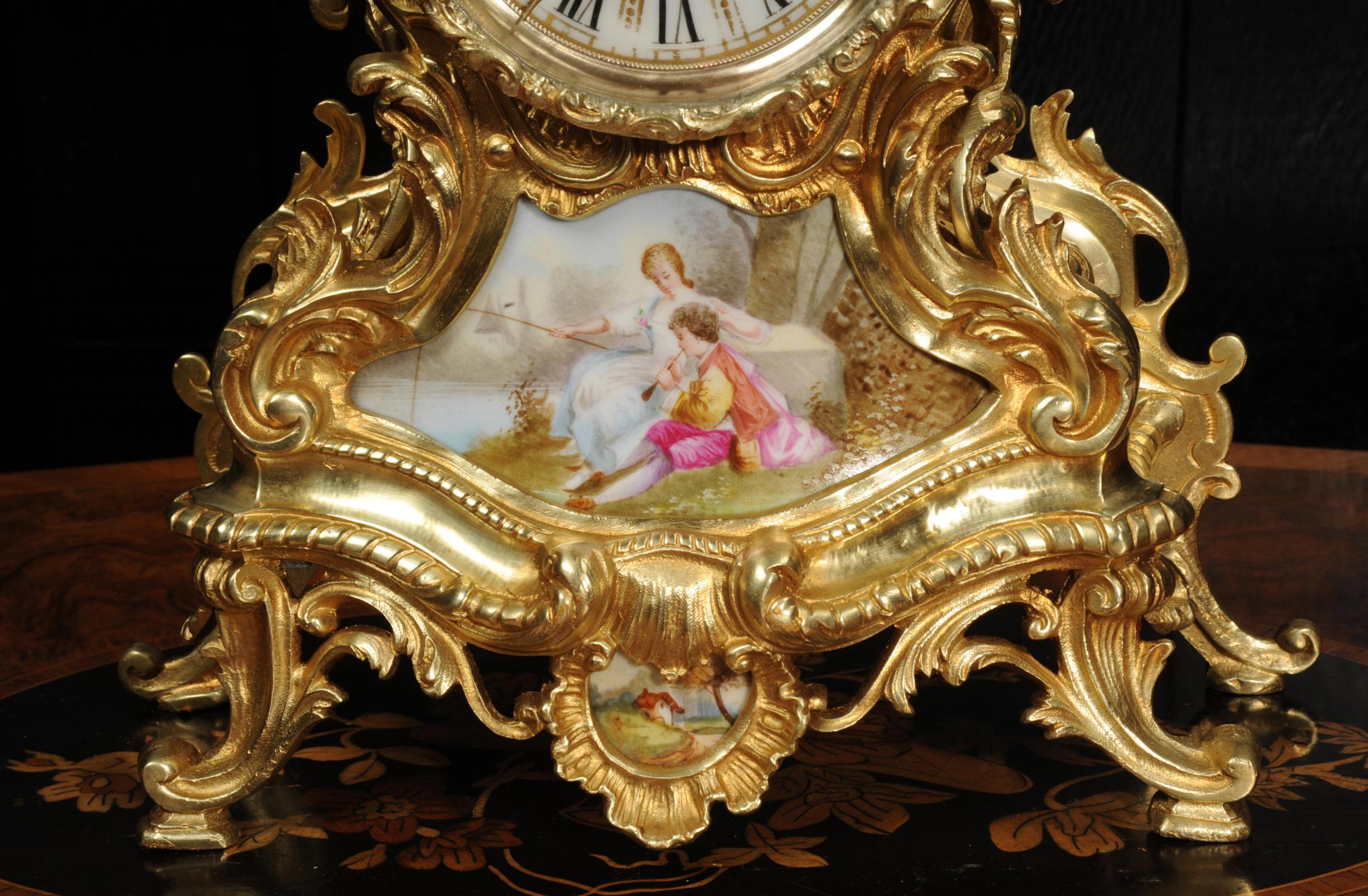 Antike französische Japy Freres-Uhr aus Goldbronze und Sevres-Porzellan 4