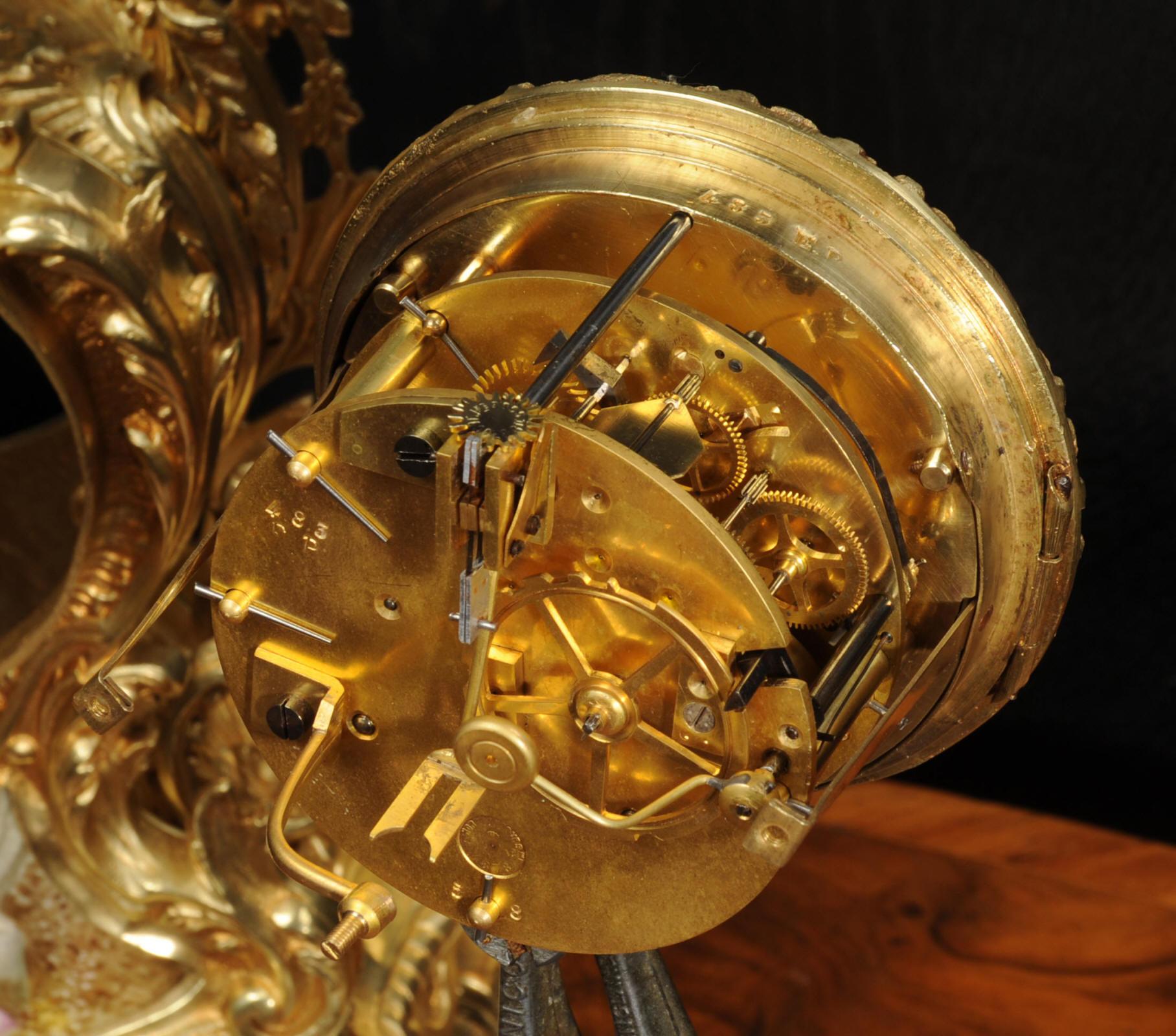 Antike französische Japy Freres-Uhr aus Goldbronze und Sevres-Porzellan 9