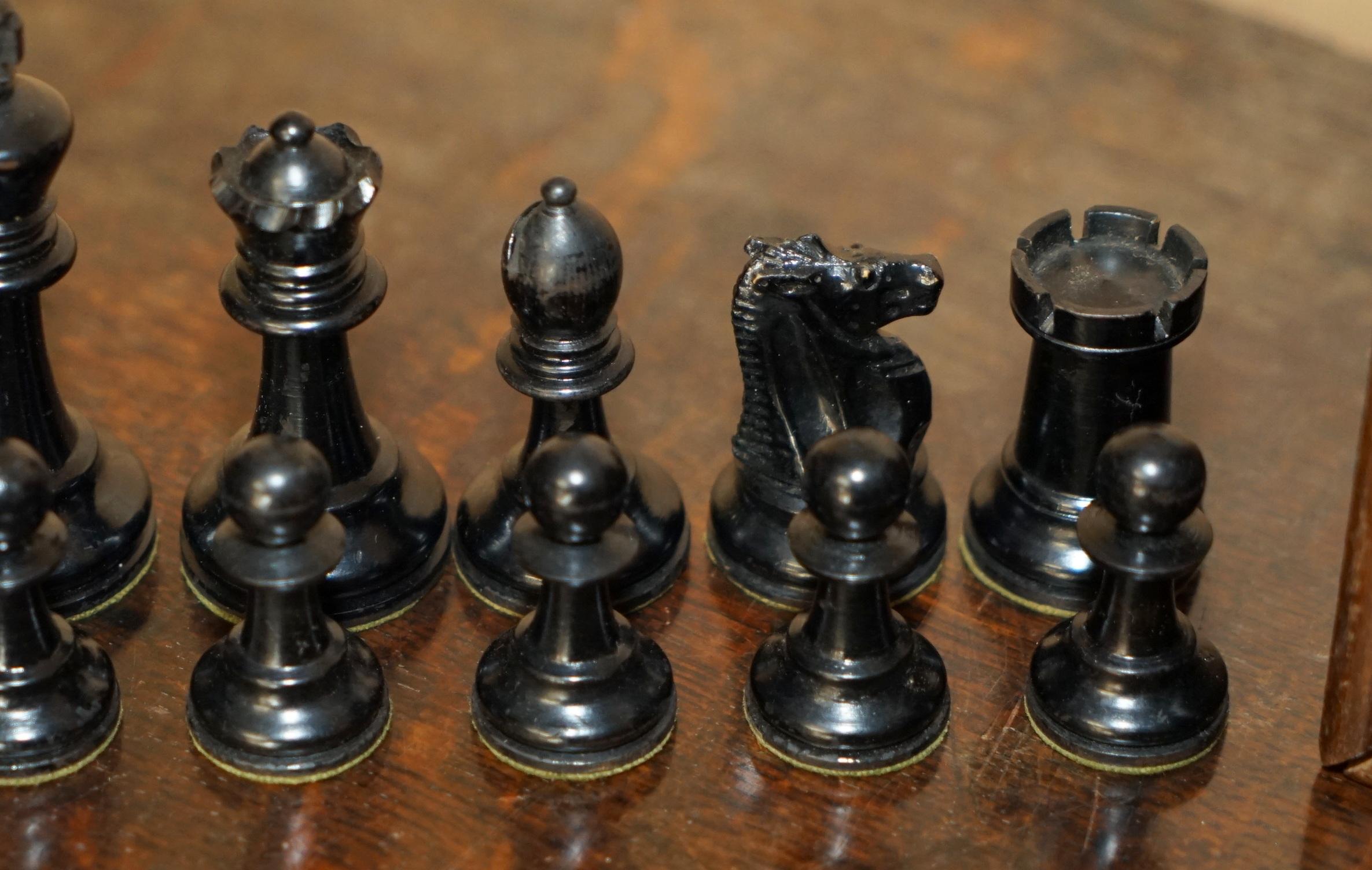 Inglese JAQUES 1850 STAUNTON PATTERN CHESSMAN CHESS SET INC SMALL BOOK AND HARDWOOD BoX in vendita