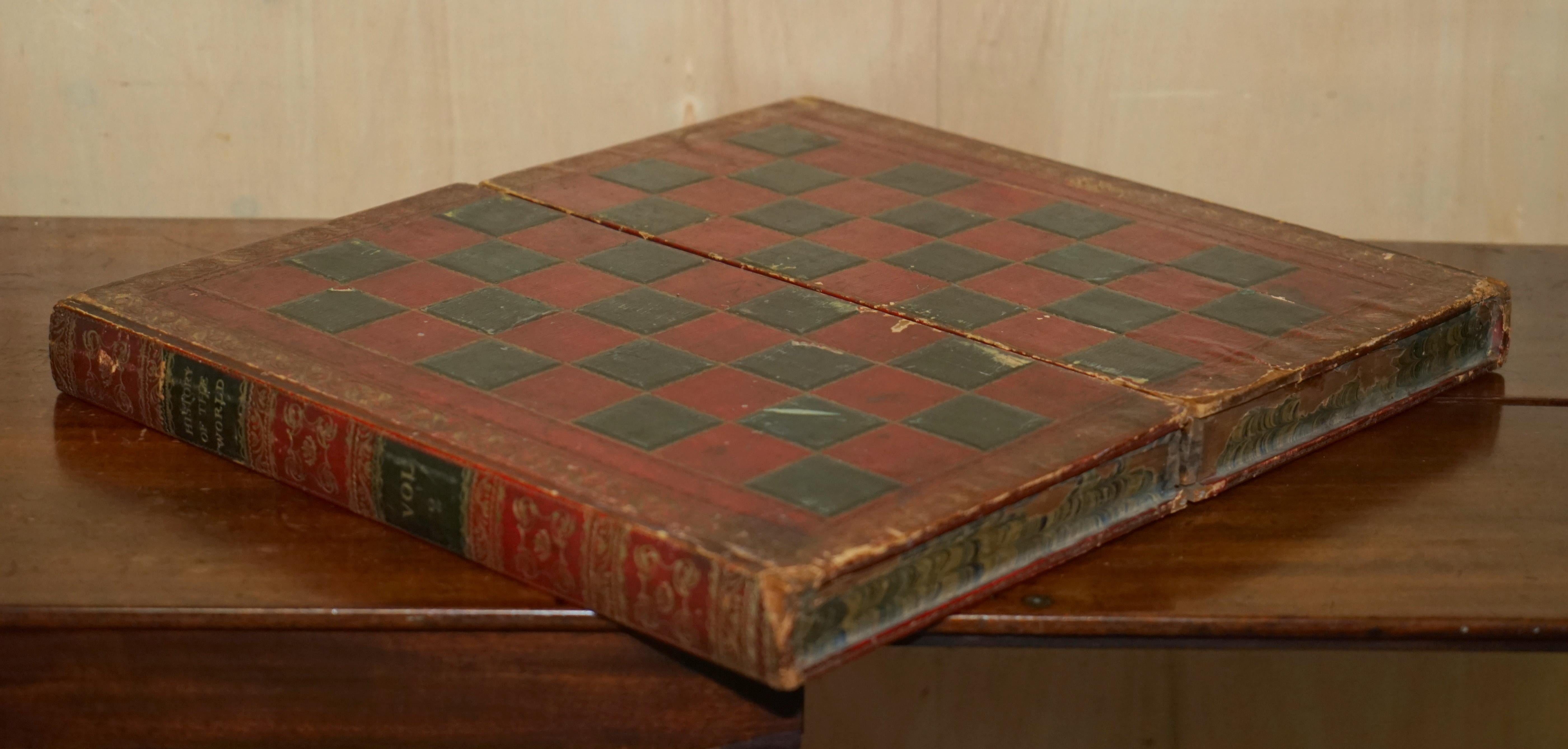 Jaques London Victorian Faux Book Chesssboard Staunton Pieces & Hardwood Clock en vente 4