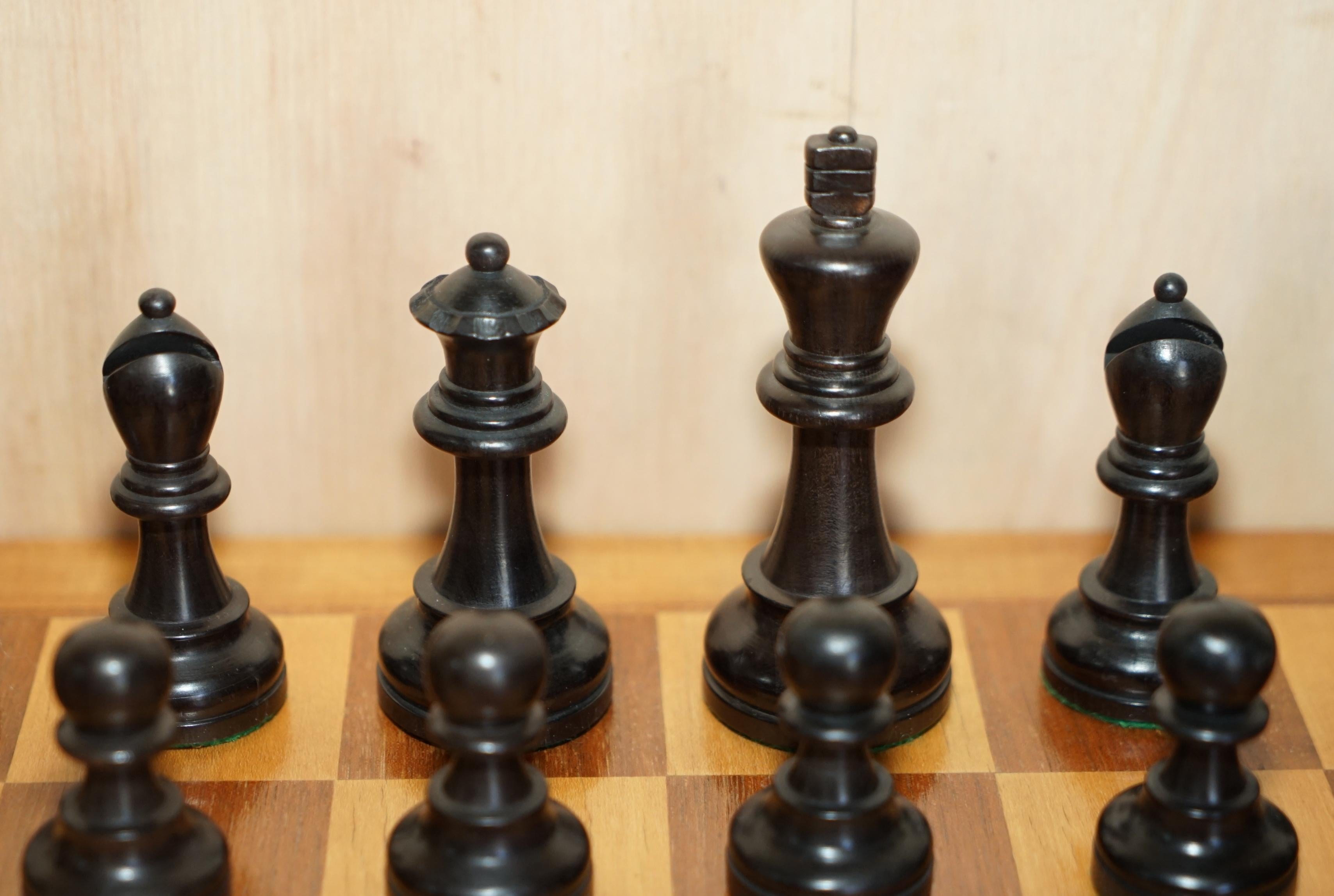 Jaques of London Staunton Chessmen Set with Board Chess Board and Pieces 3